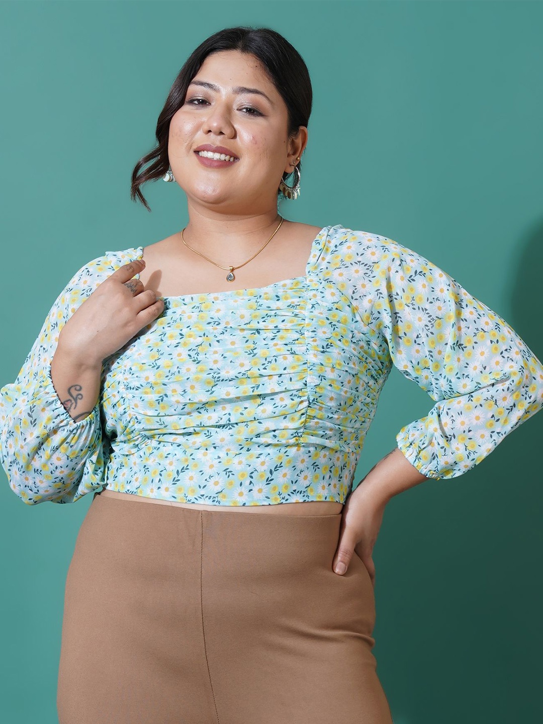 

U&F Beyond Women Floral Printeed Blouson Crop Top, Green