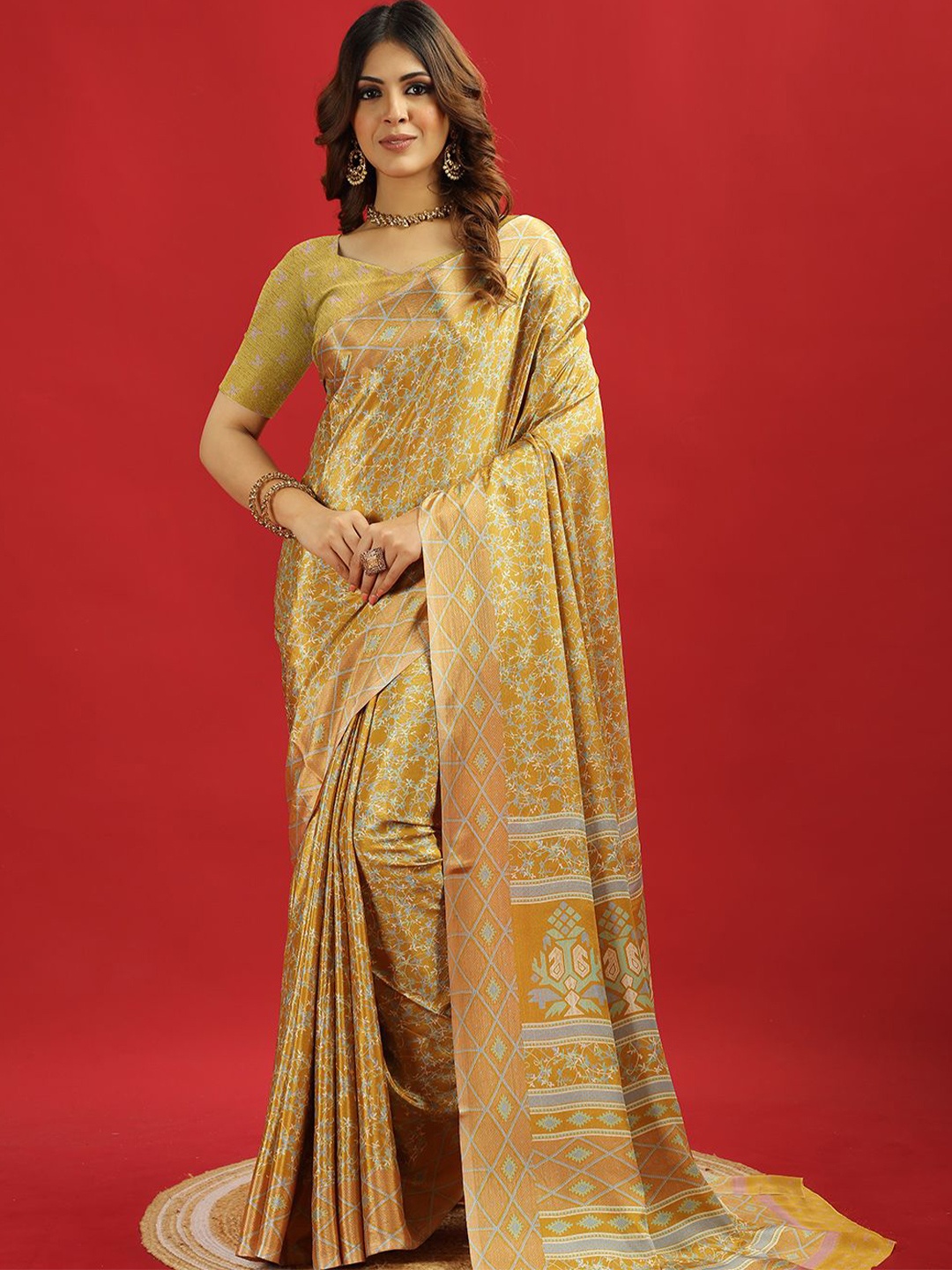 

A.V.M Prints Floral Printed Pure Crepe Saree With Blouse Piece, Yellow