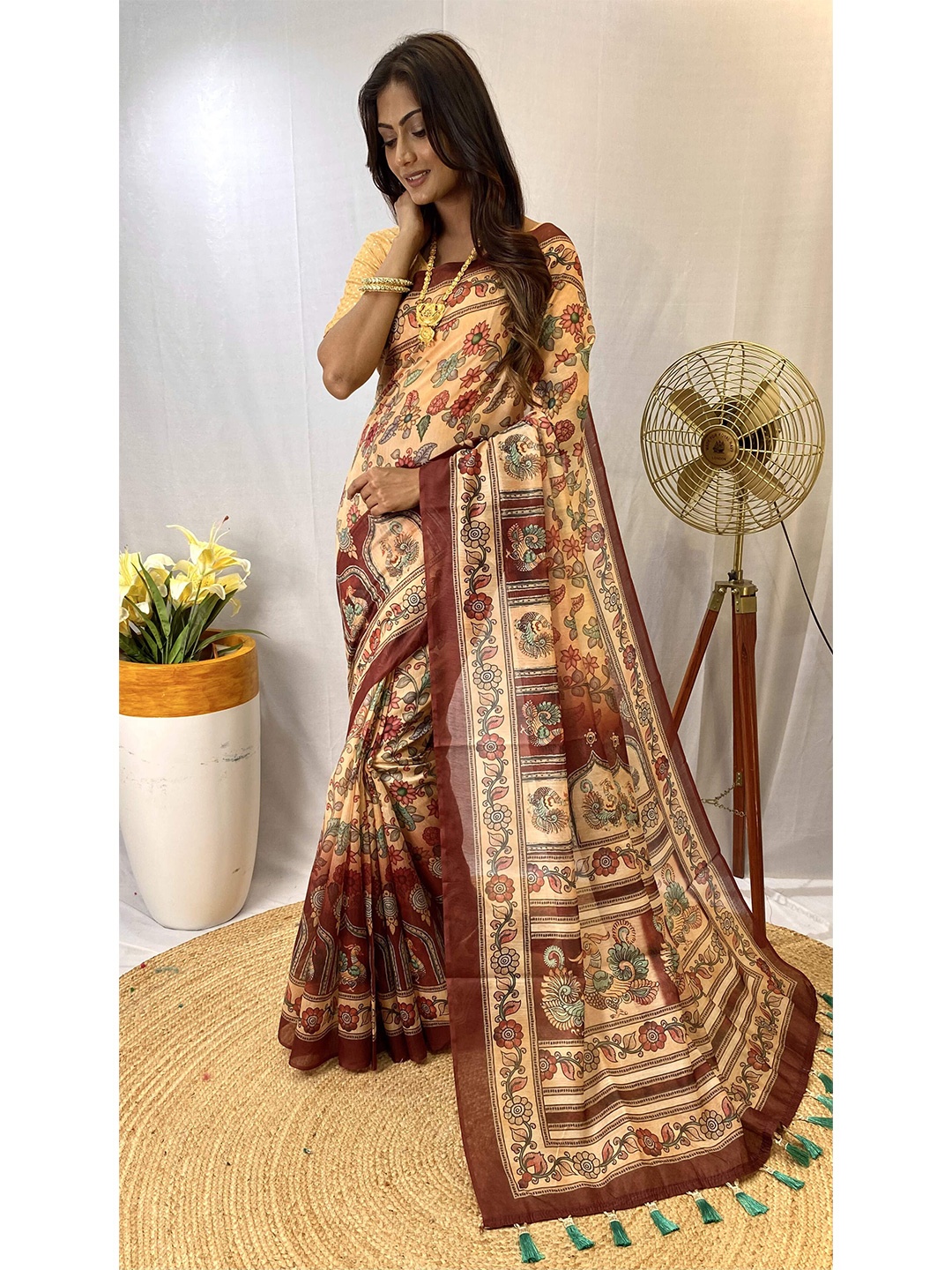 

DEVATITHI Ethnic Motifs Saree, Brown