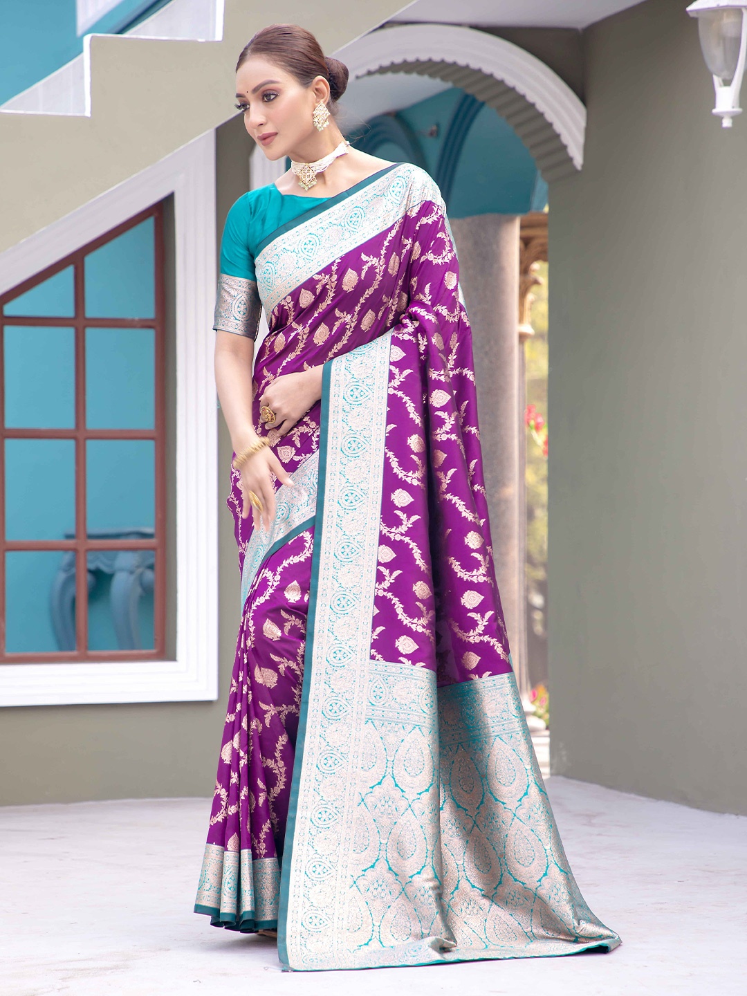 DEVATITHI Woven Design Zari Silk Blend Banarasi Saree, Purple