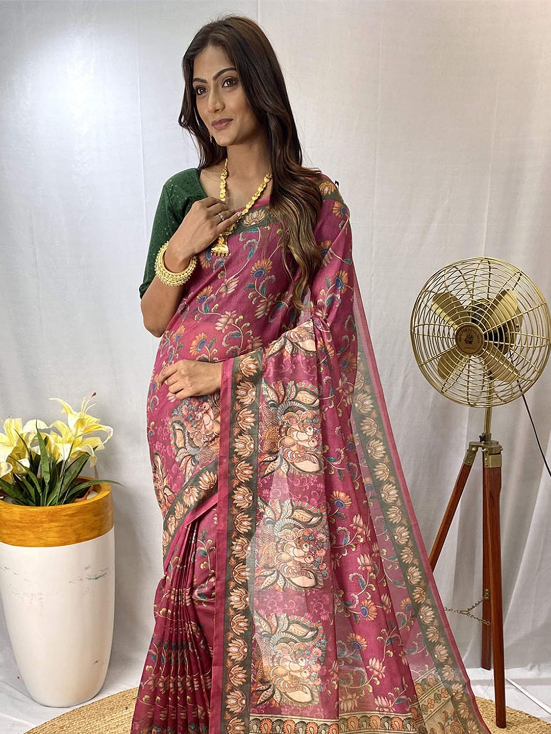 

DEVATITHI Ethnic Motifs Chanderi Saree, Pink