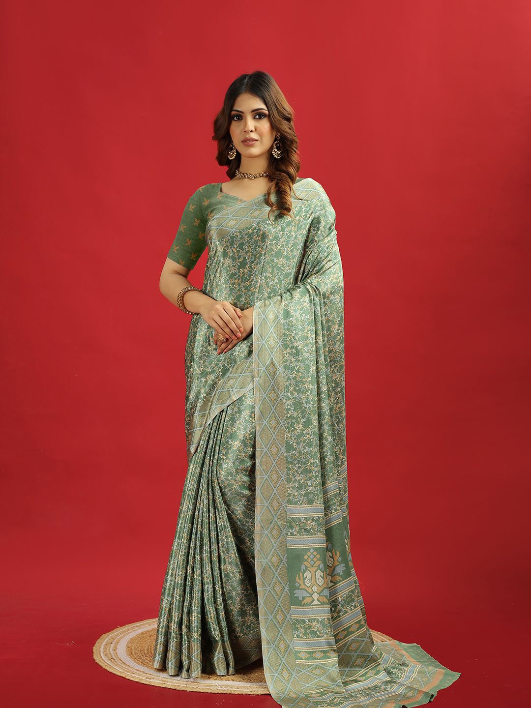 

NIRMAL CREATION Floral Printed Pure Crepe Saree, Green