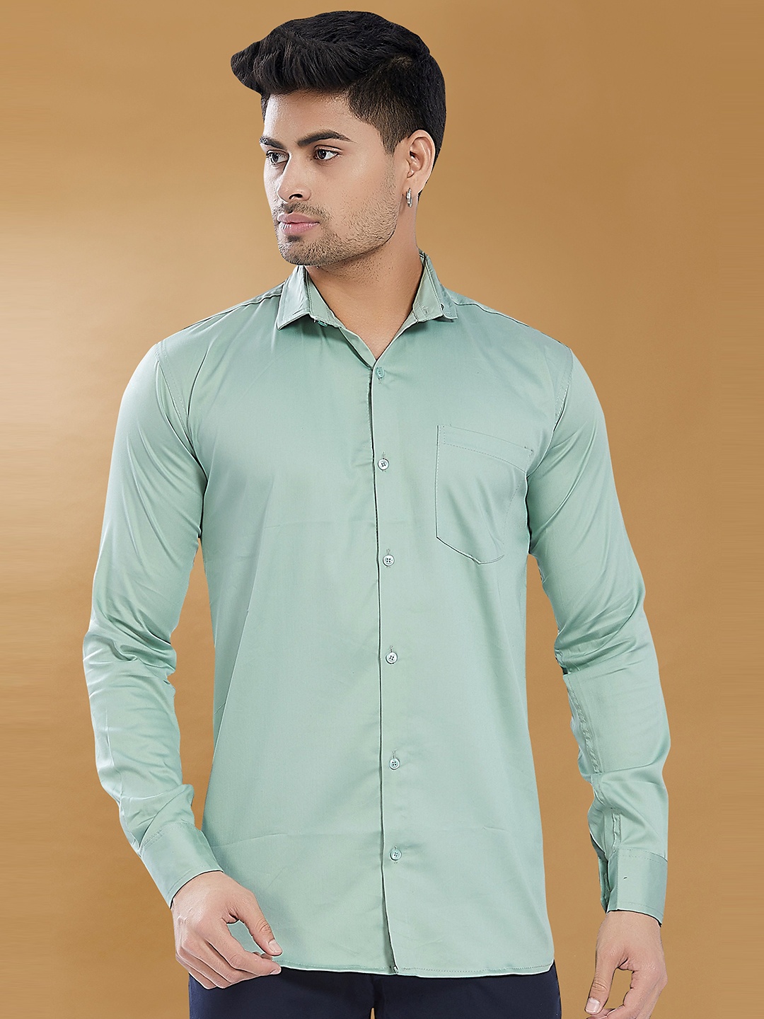 

DIVISIVE Men Spread Collar Solid Casual Shirt, Green