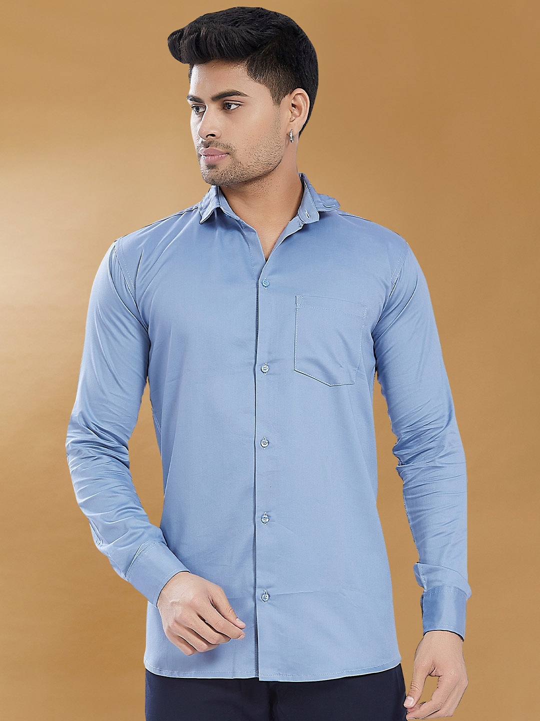 

DIVISIVE Men Cutaway Collar Solid Casual Shirt, Blue