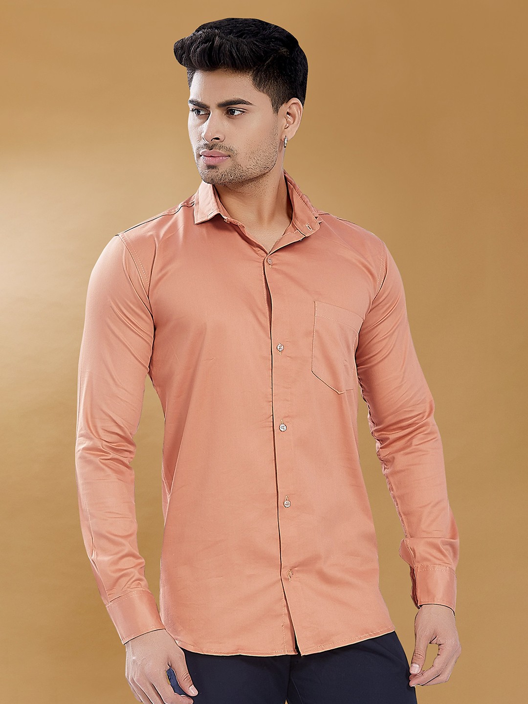 

DIVISIVE Men Cutaway Collar Solid Casual Shirt, Rust