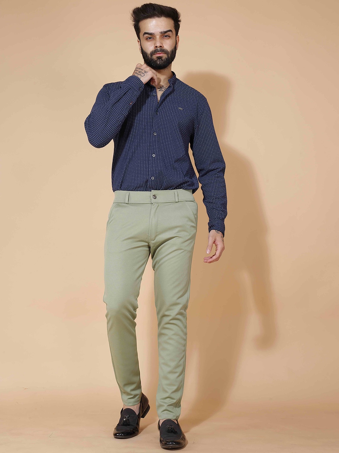 

SKENX Men Regular Fit Mid-Rise Trousers, Olive