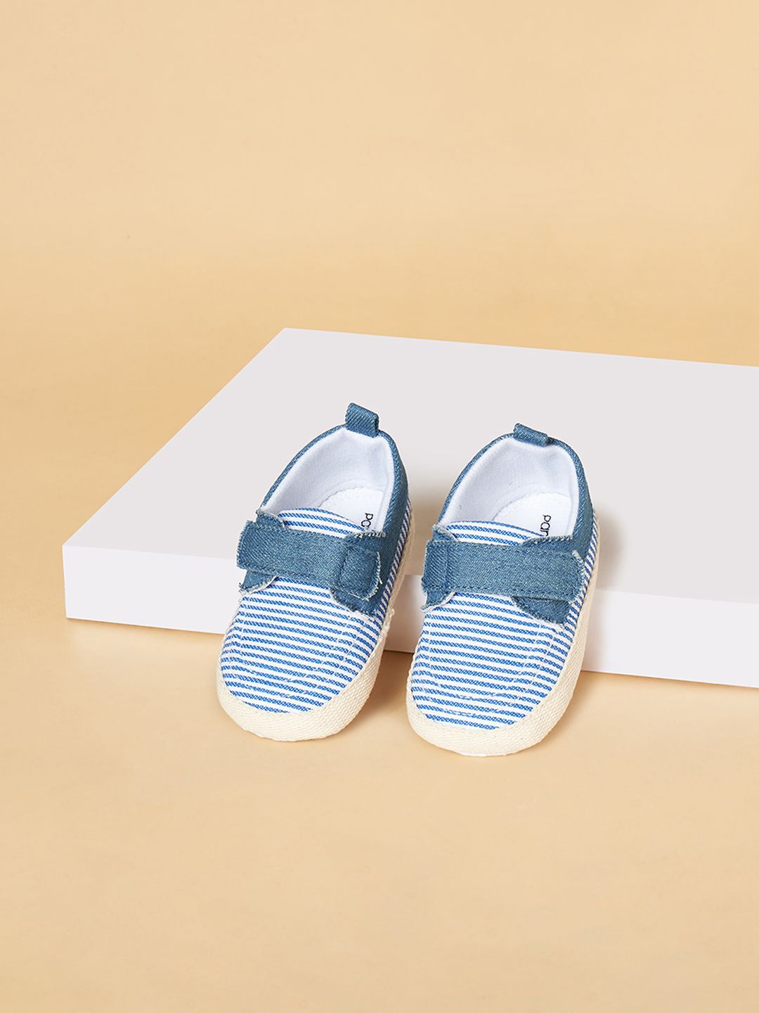 

Pantaloons Baby Boys Round Toe Slip-On Sneakers, Blue