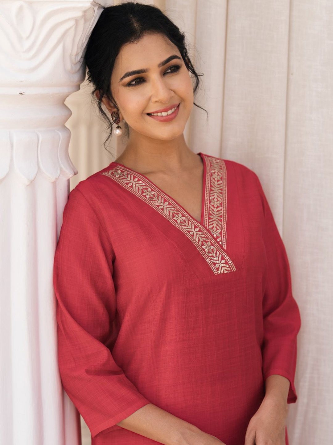 

anayna V-Neck Sequinned Straight Kurta With Trousers, Pink