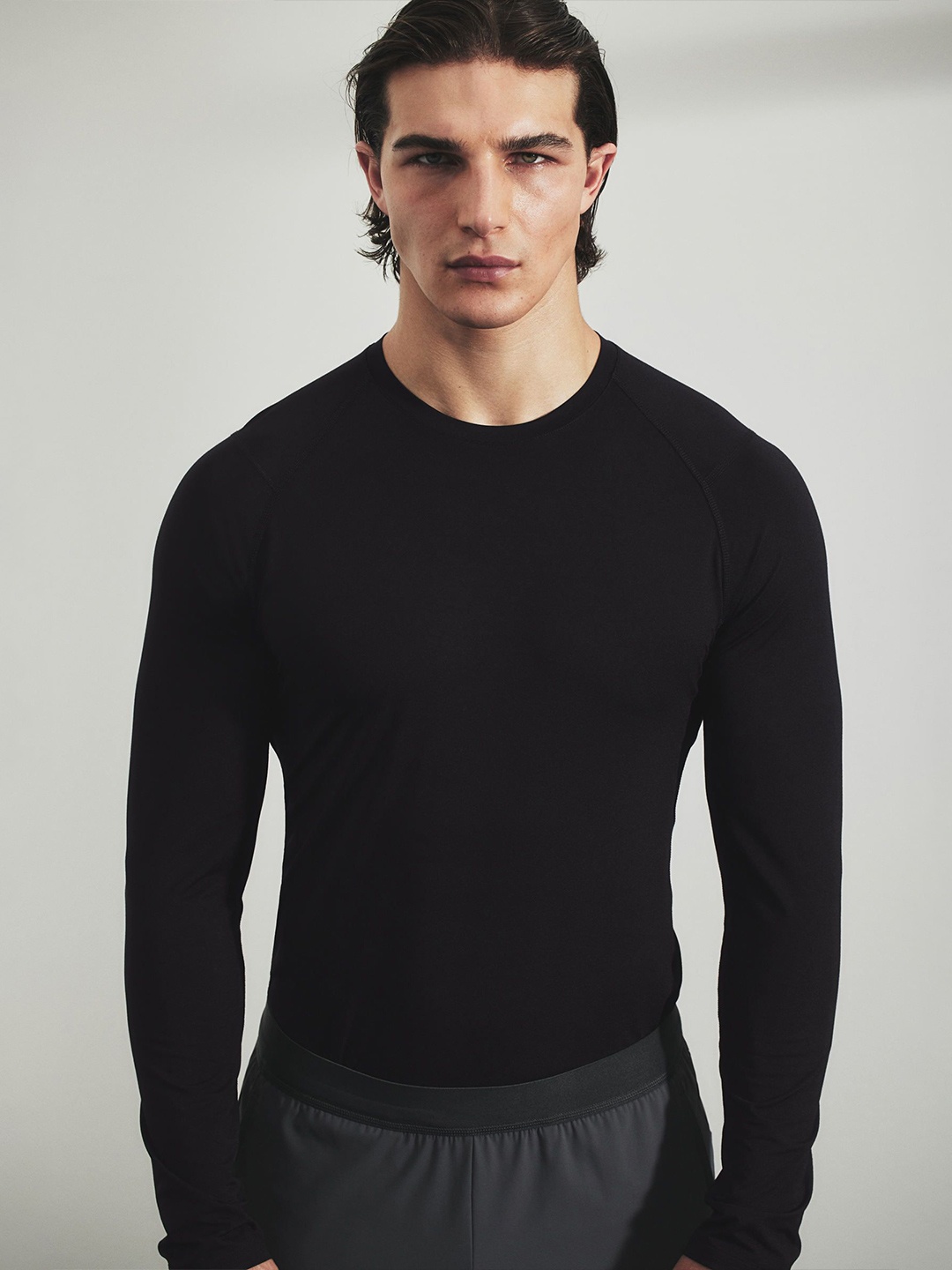 H&M Muscle Fit Sports Top In DryMove, Black