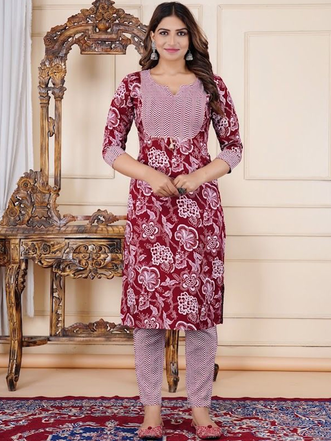 

SUBHLAXMI FASHION Floral Printed Round Neck Straight Kurta With Trousers, Maroon