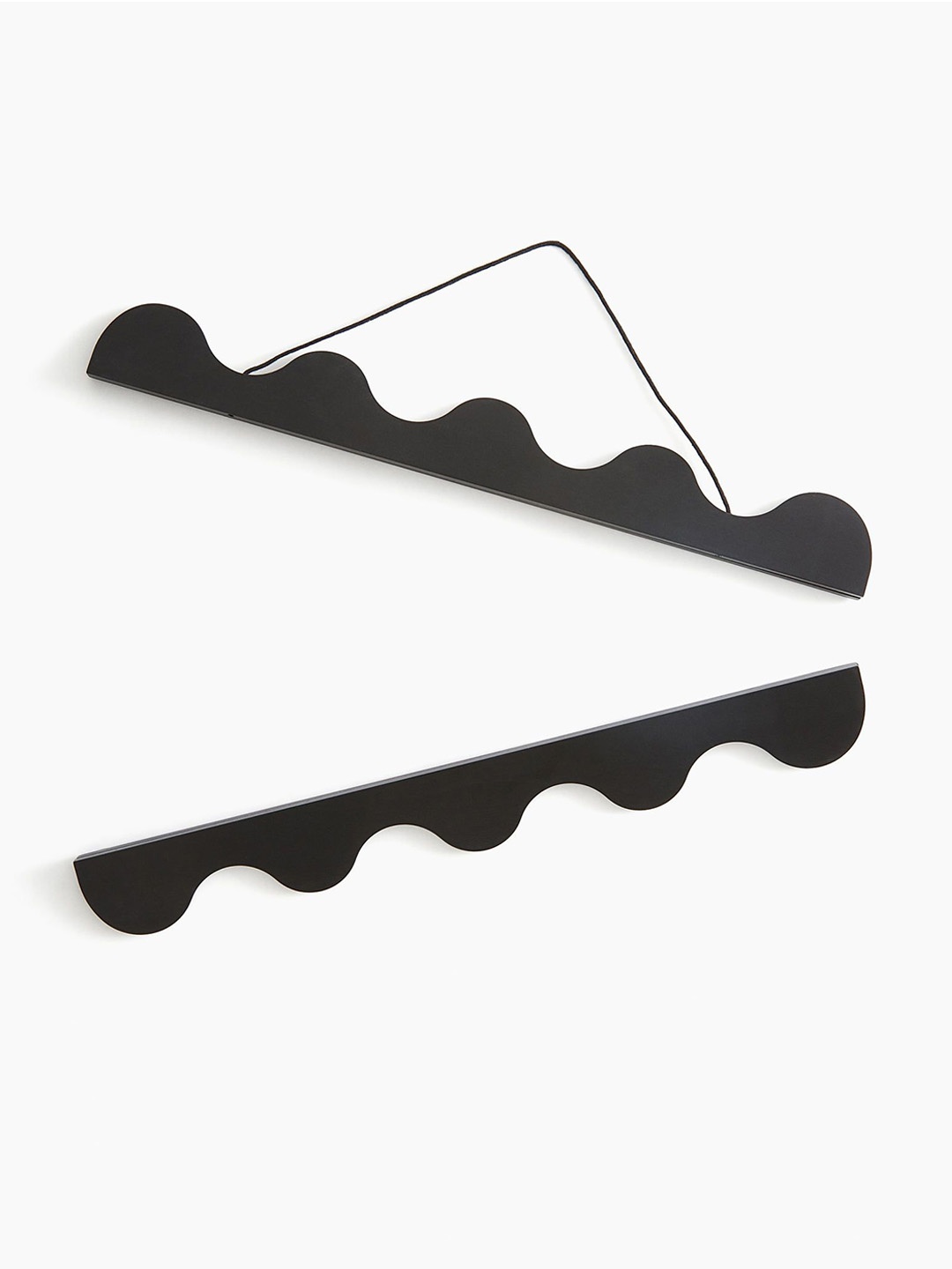

H&M Black Wavy Edge Poster Hanger