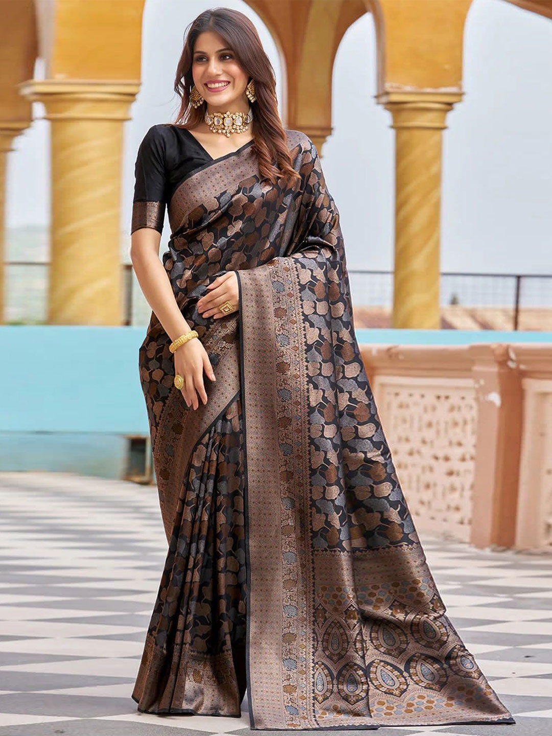 

ZIKARAA Ethnic Motifs Woven Design Zari Pure Silk Kanjeevaram Saree, Black