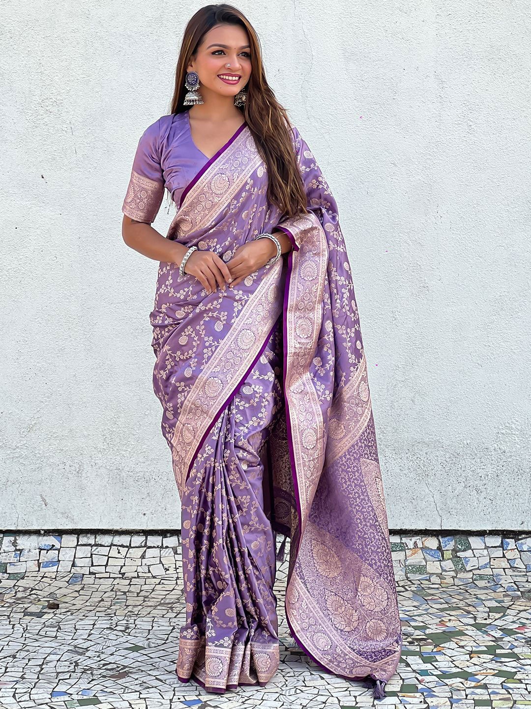

Mitera Woven Design Zari Banarasi Saree, Purple