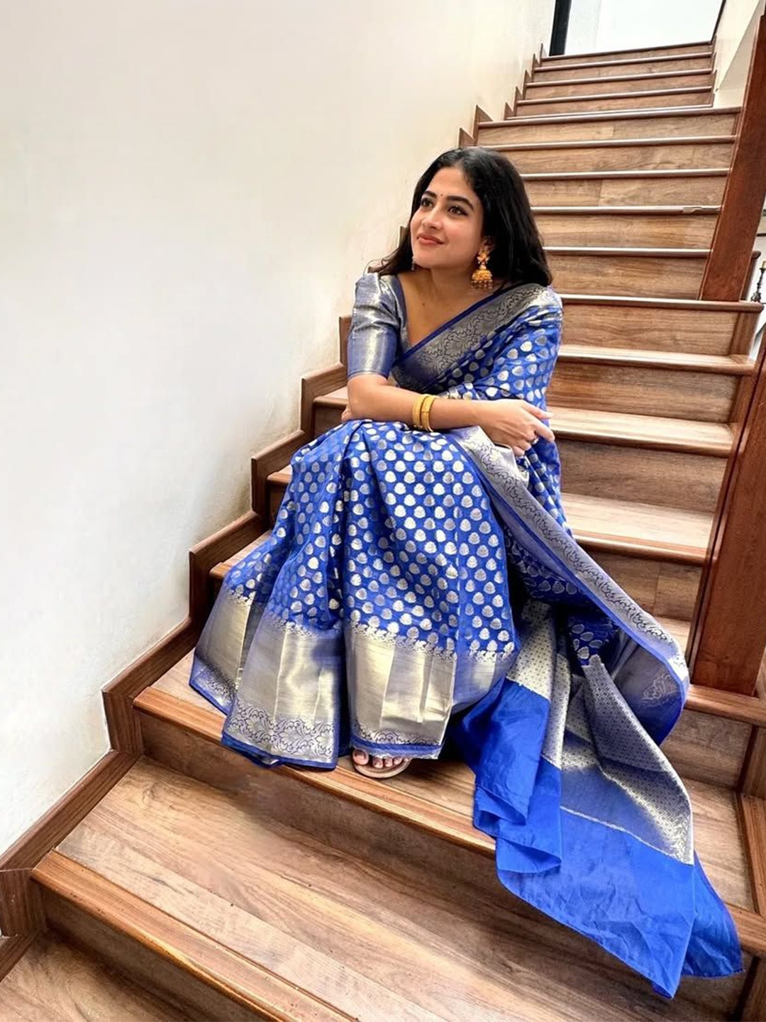 

ZIKARAA Woven Design Zari Pure Silk Saree, Blue