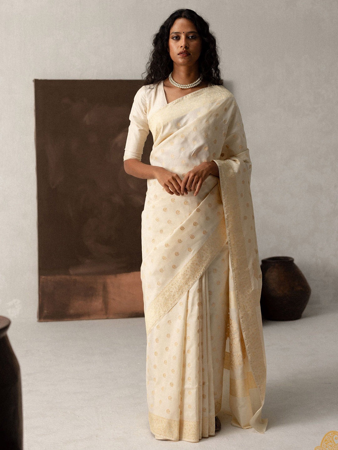 

ZIKARAA Woven Design Zari Pure Silk Kanjeevaram Saree, White
