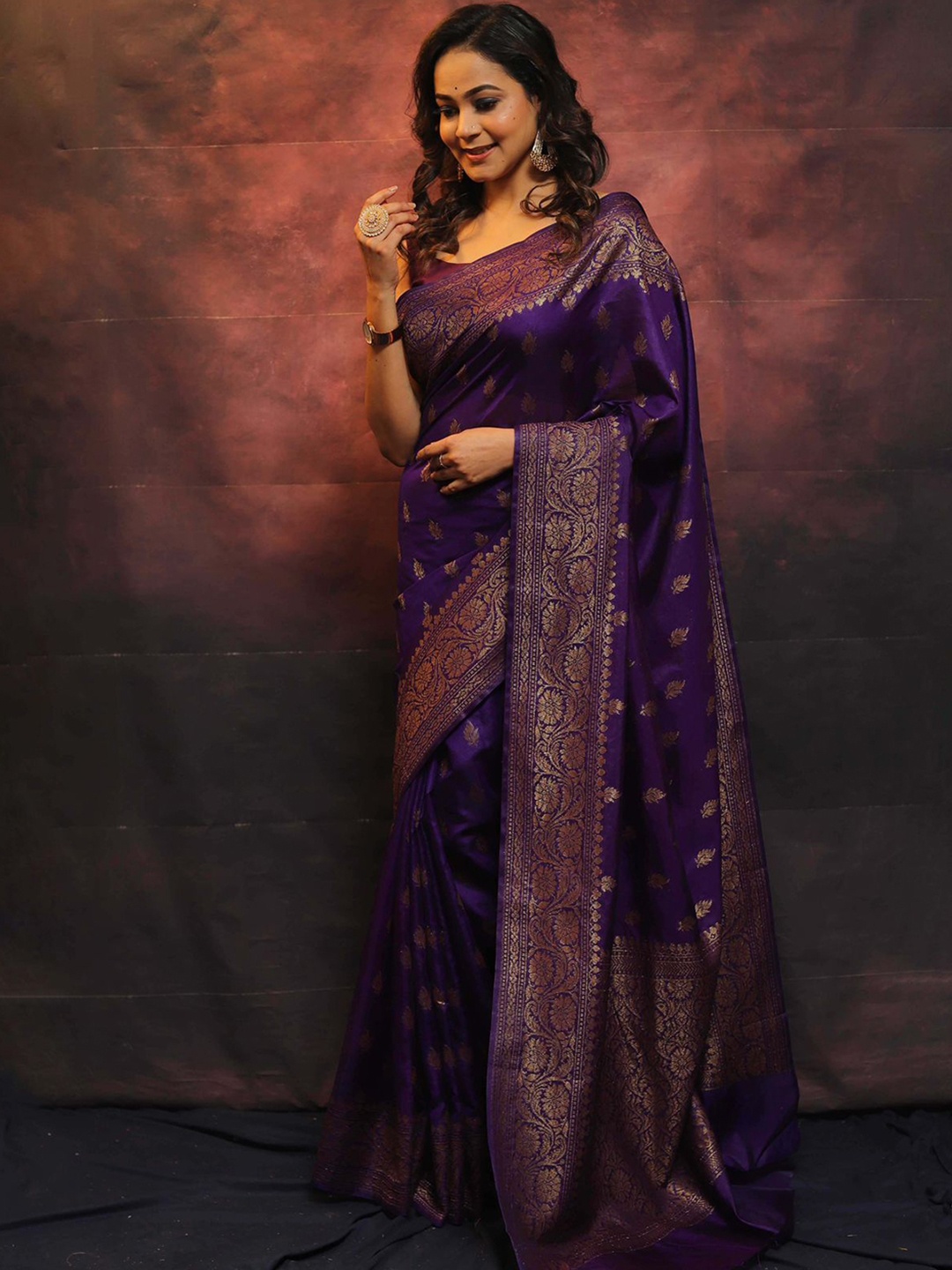 ZIKARAA Woven Design Zari Pure Silk Kanjeevaram Saree, Purple