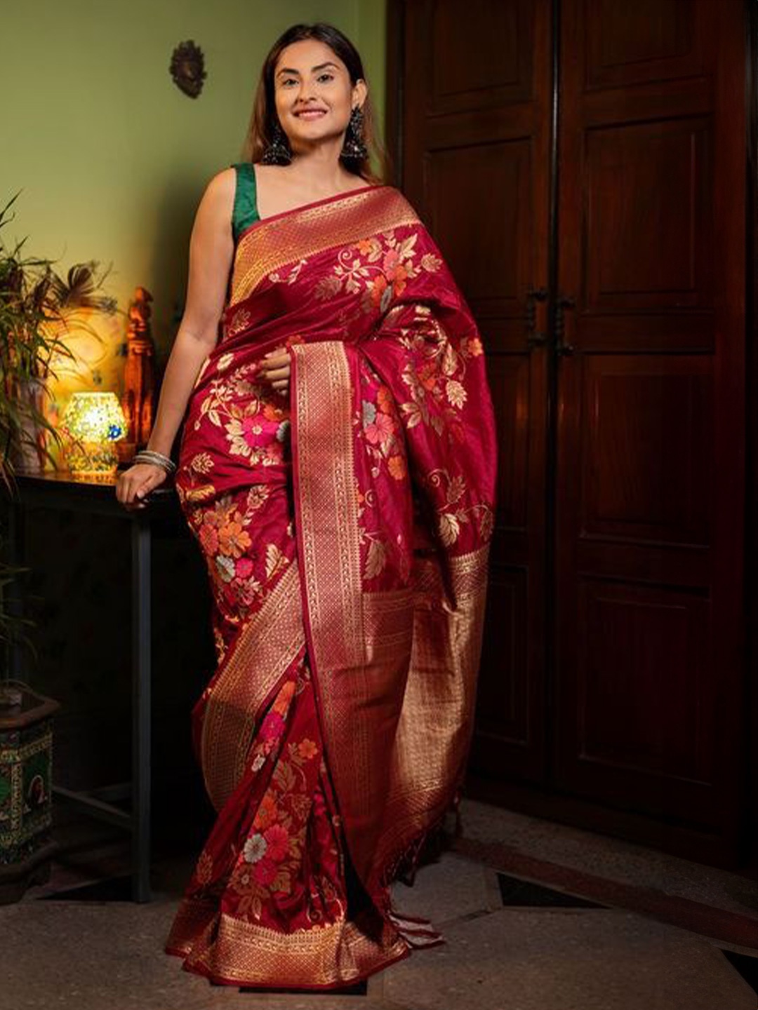 

ZIKARAA Woven Design Zari Pure Silk Saree, Red