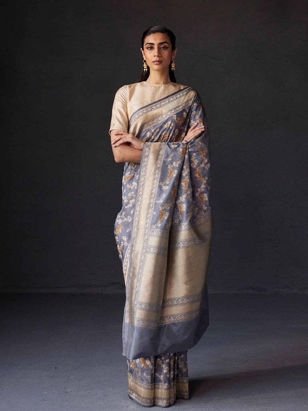 

ZIKARAA Woven Design Zari Pure Silk Saree, Grey