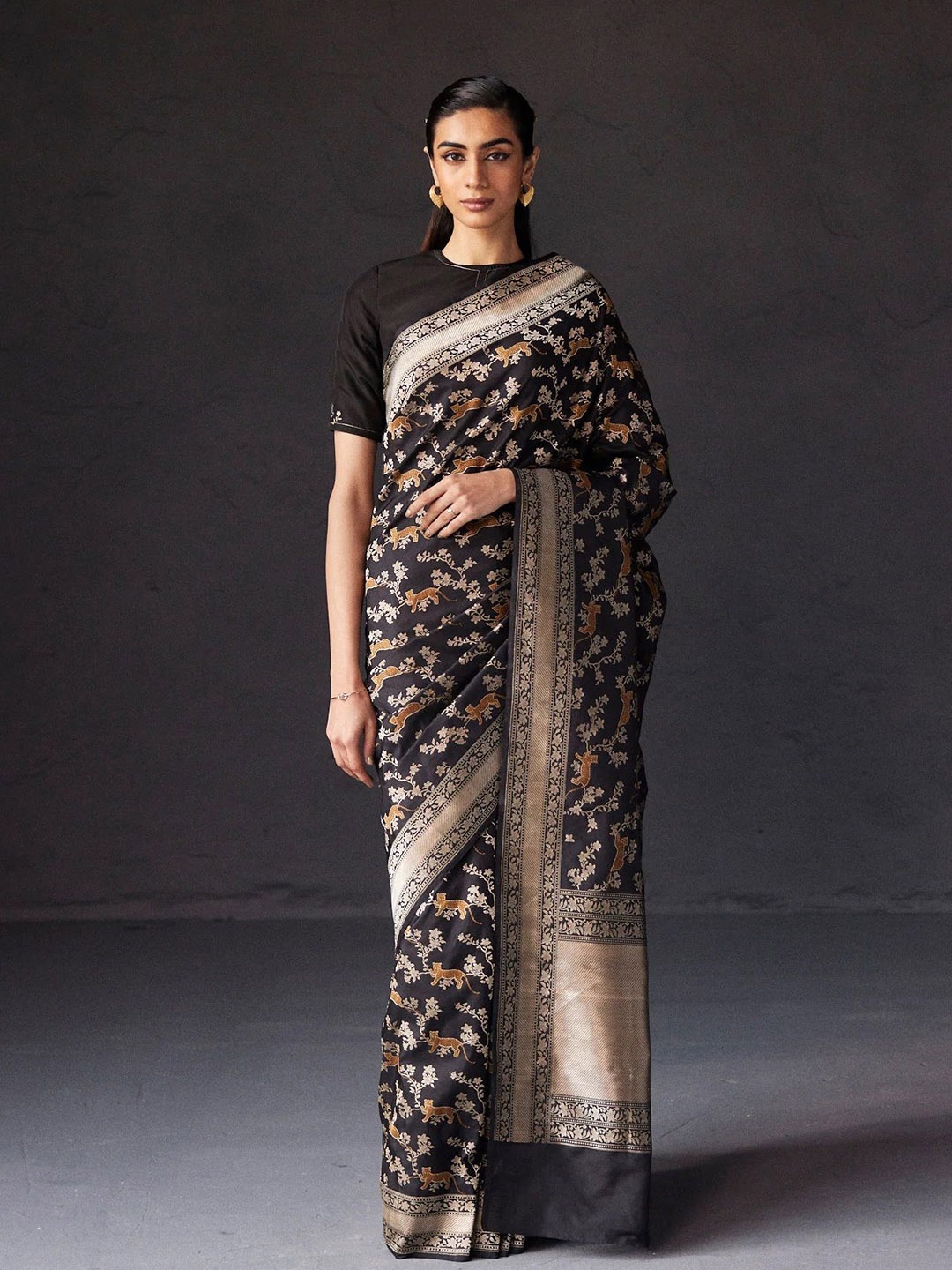 ZIKARAA Woven Design Zari Pure Silk Saree, Black
