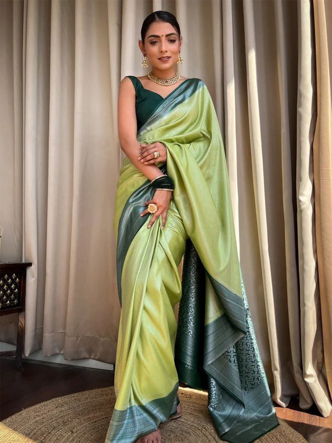 

ZIKARAA Woven Design Zari Pure Silk Kanjeevaram Saree, Olive