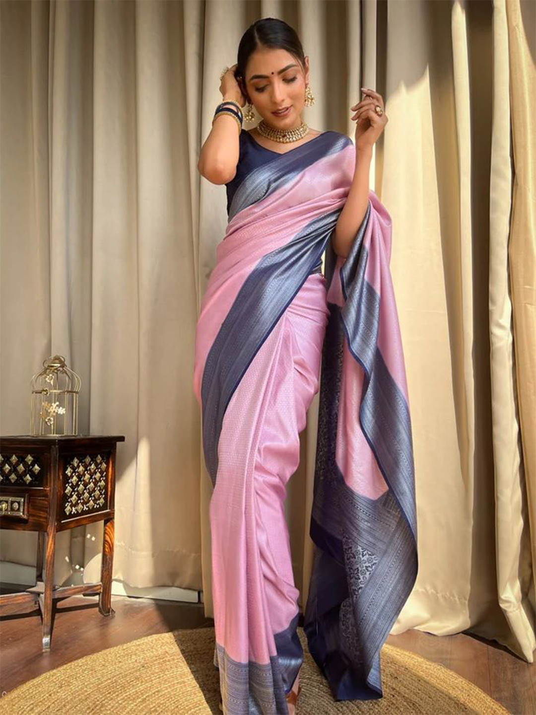 

ZIKARAA Woven Design Zari Pure Silk Kanjeevaram Saree, Pink