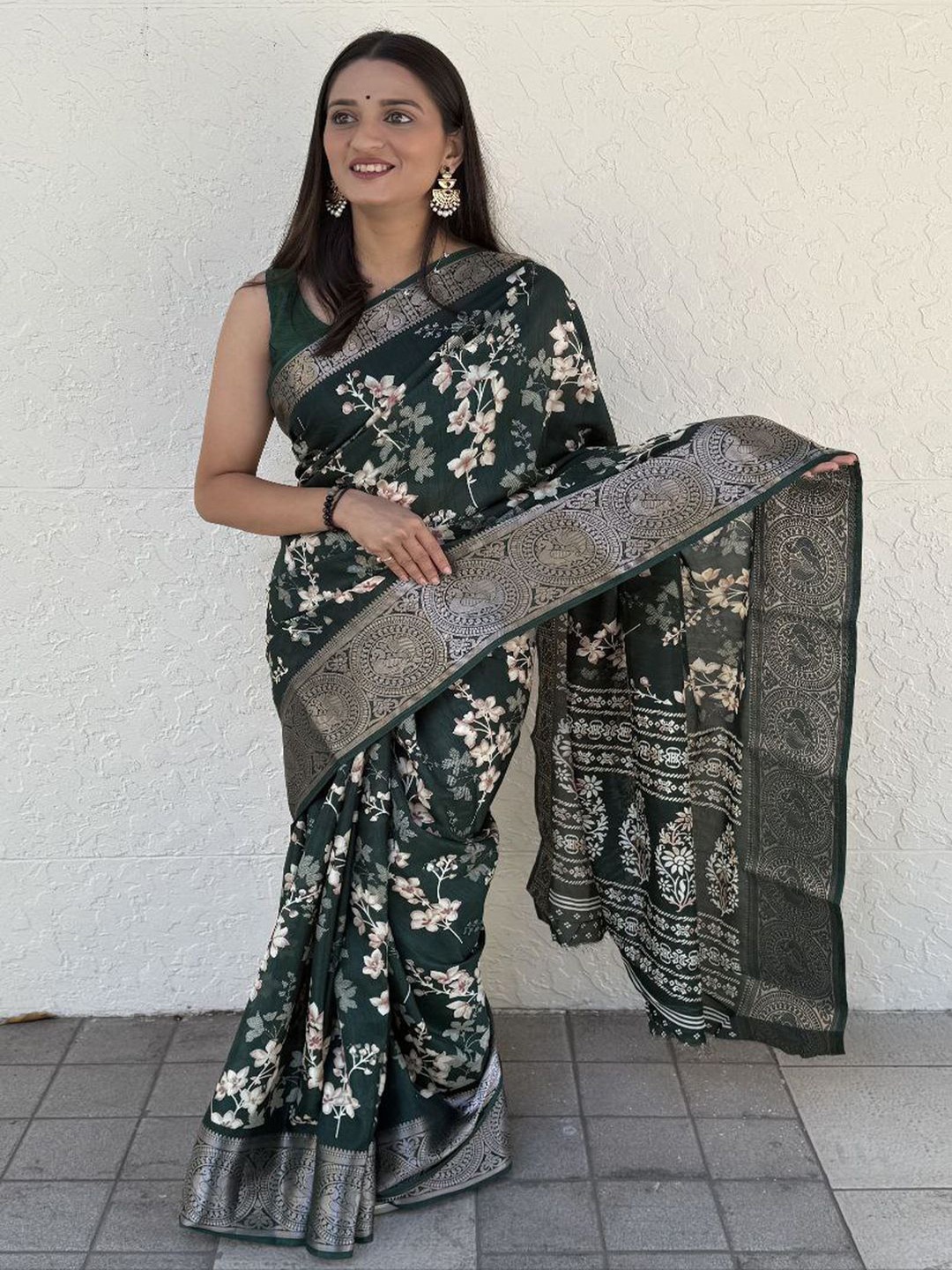

Sadika Floral Zari Banarasi Saree, Green