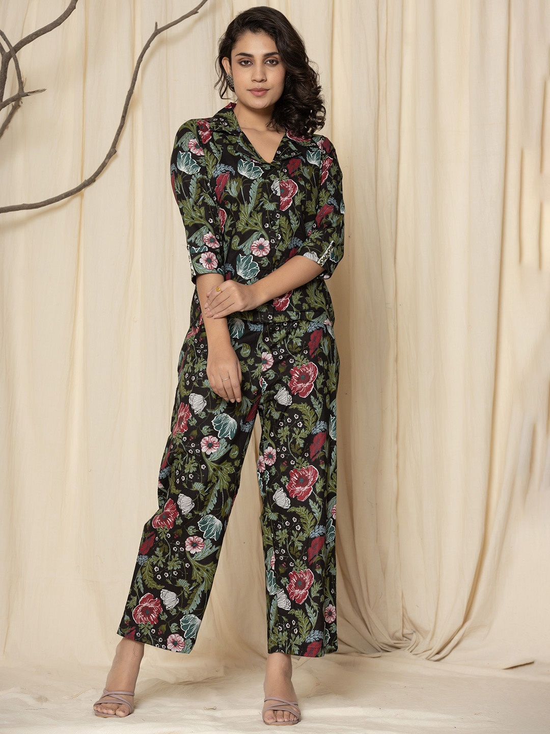 

Allen Weave Women Printed Pure Cotton Night Suit, Black