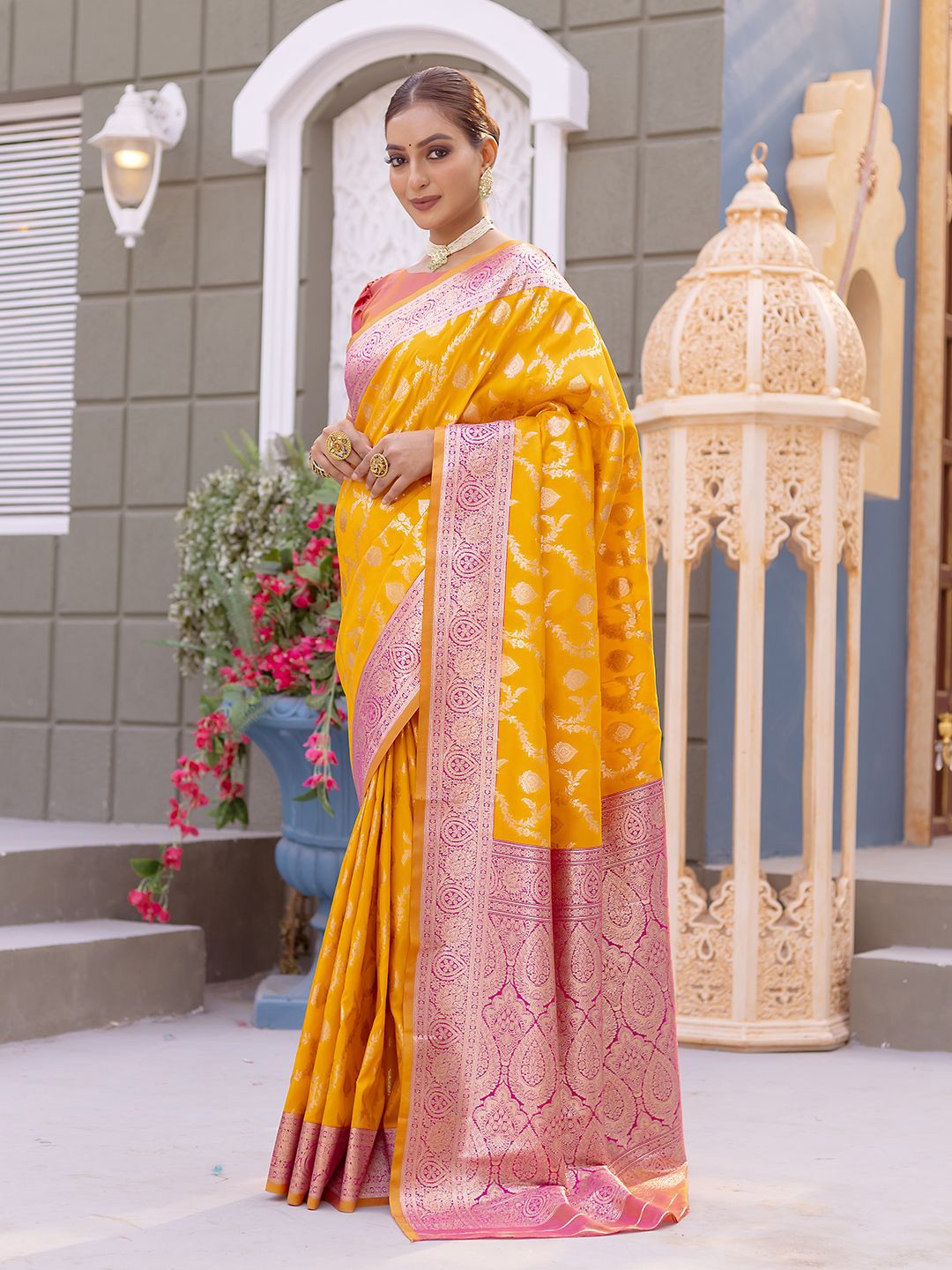 

Mitera Ethnic Motifs Zari Banarasi Saree, Yellow