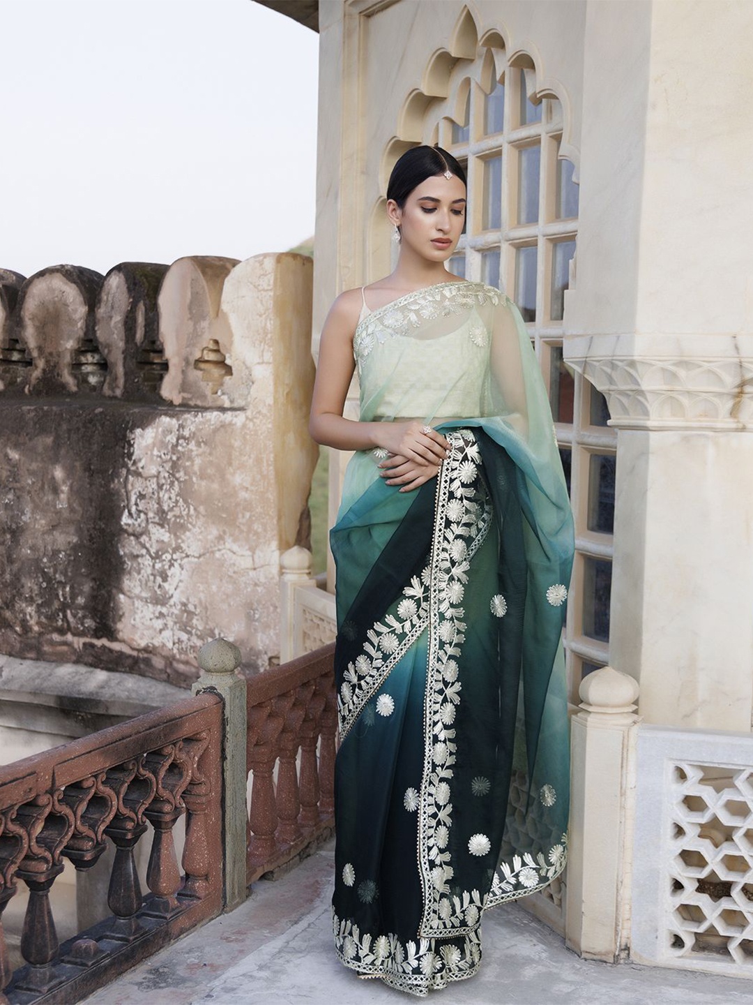 

Geroo Luxe Floral Embroidered Gotta Patti Organza Saree, Green