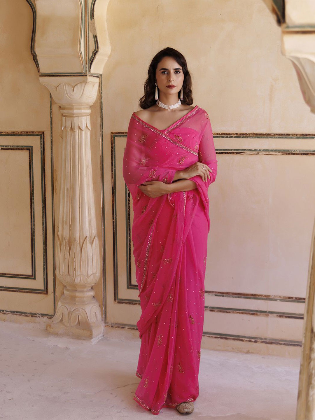 Geroo Luxe Floral Aari Work Pure Chiffon Heavy Work Saree, Pink