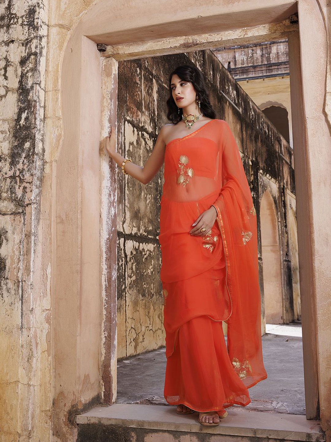 Geroo Luxe Peach Floral Embroidered Aari Work Pure Chiffon Saree, Orange