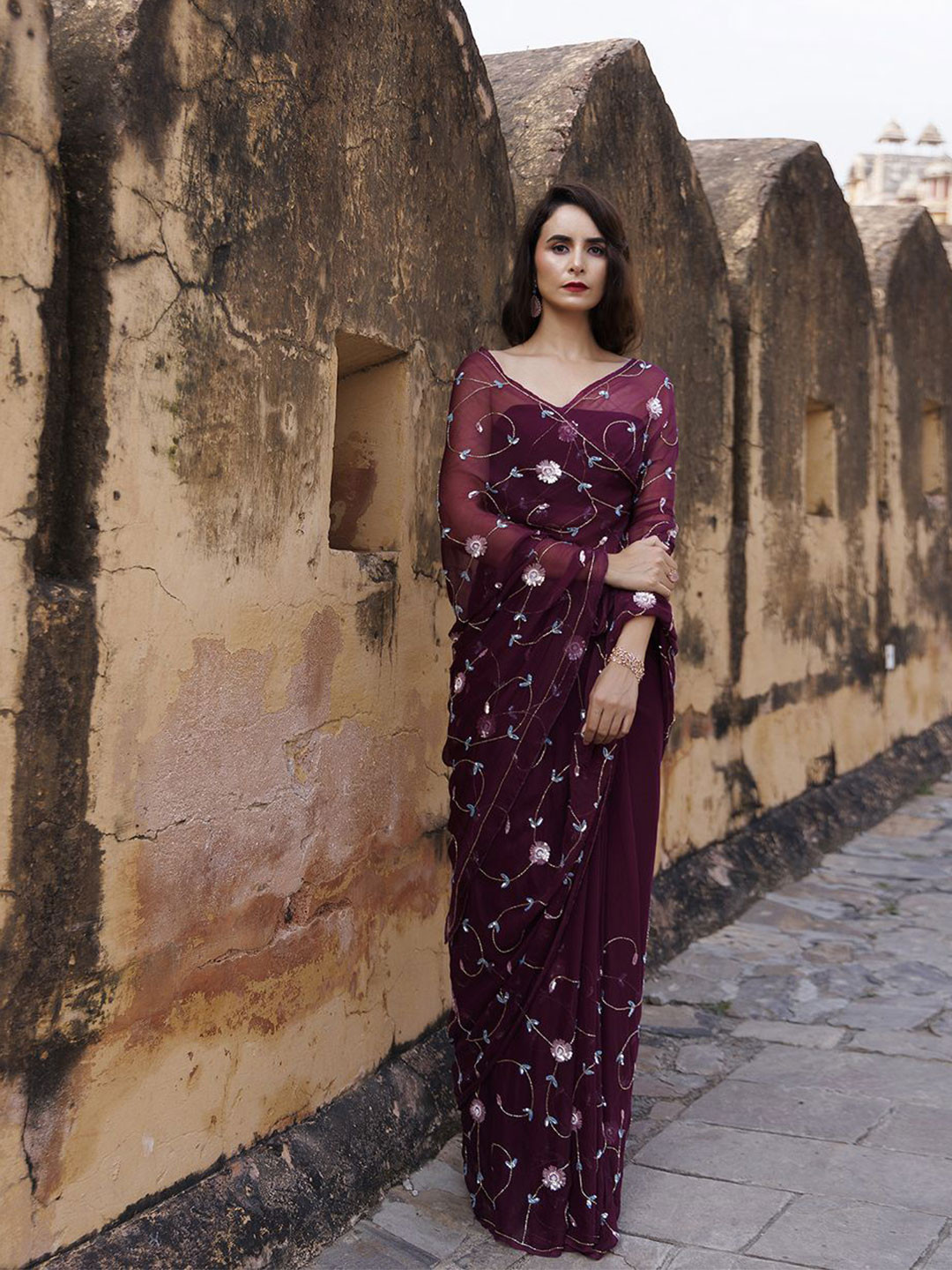 

Geroo Luxe Floral Embroidered Pure Chiffon Saree, Purple