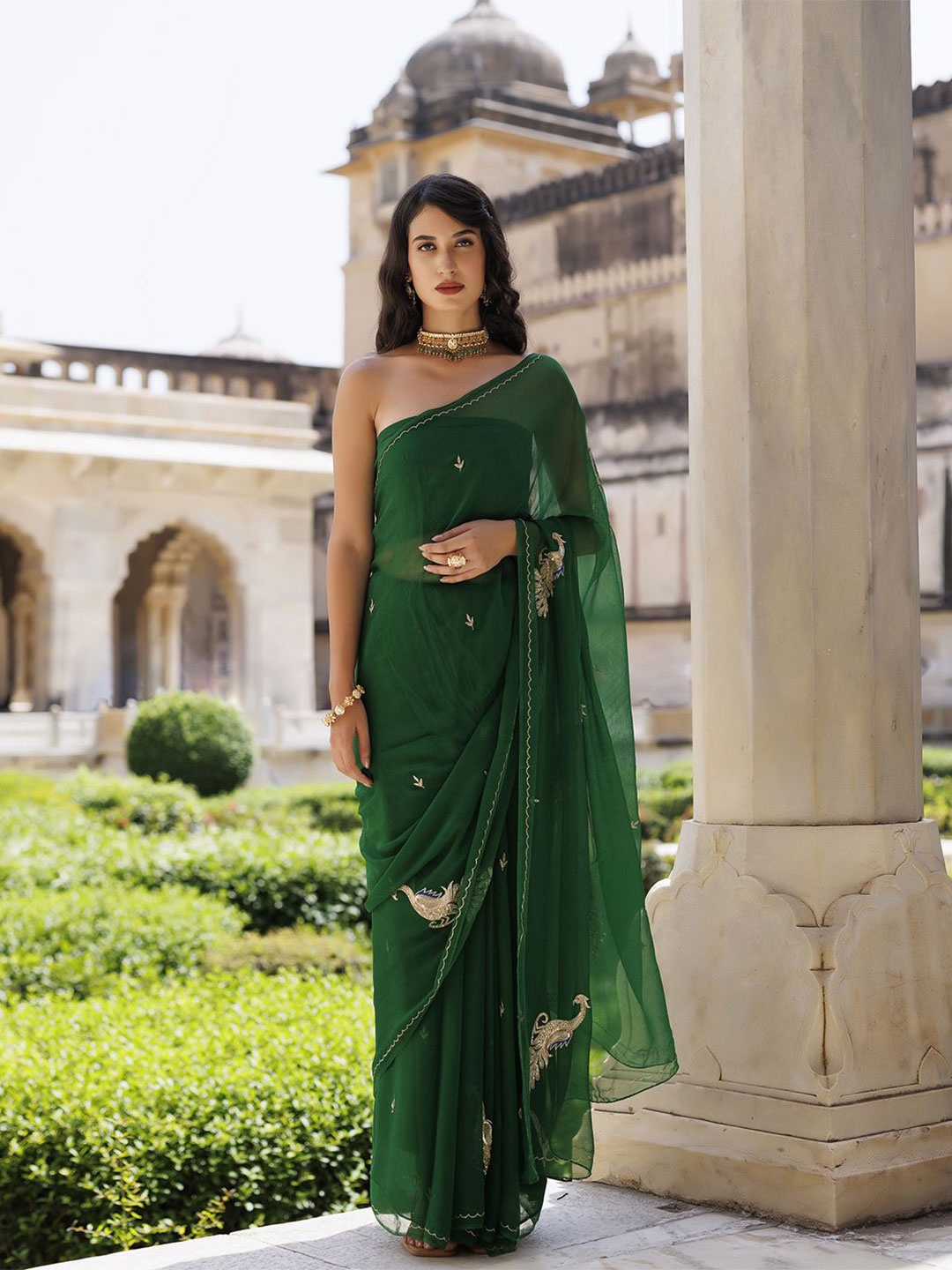 

Geroo Luxe Embellished Aari Work Pure Chiffon Saree, Green