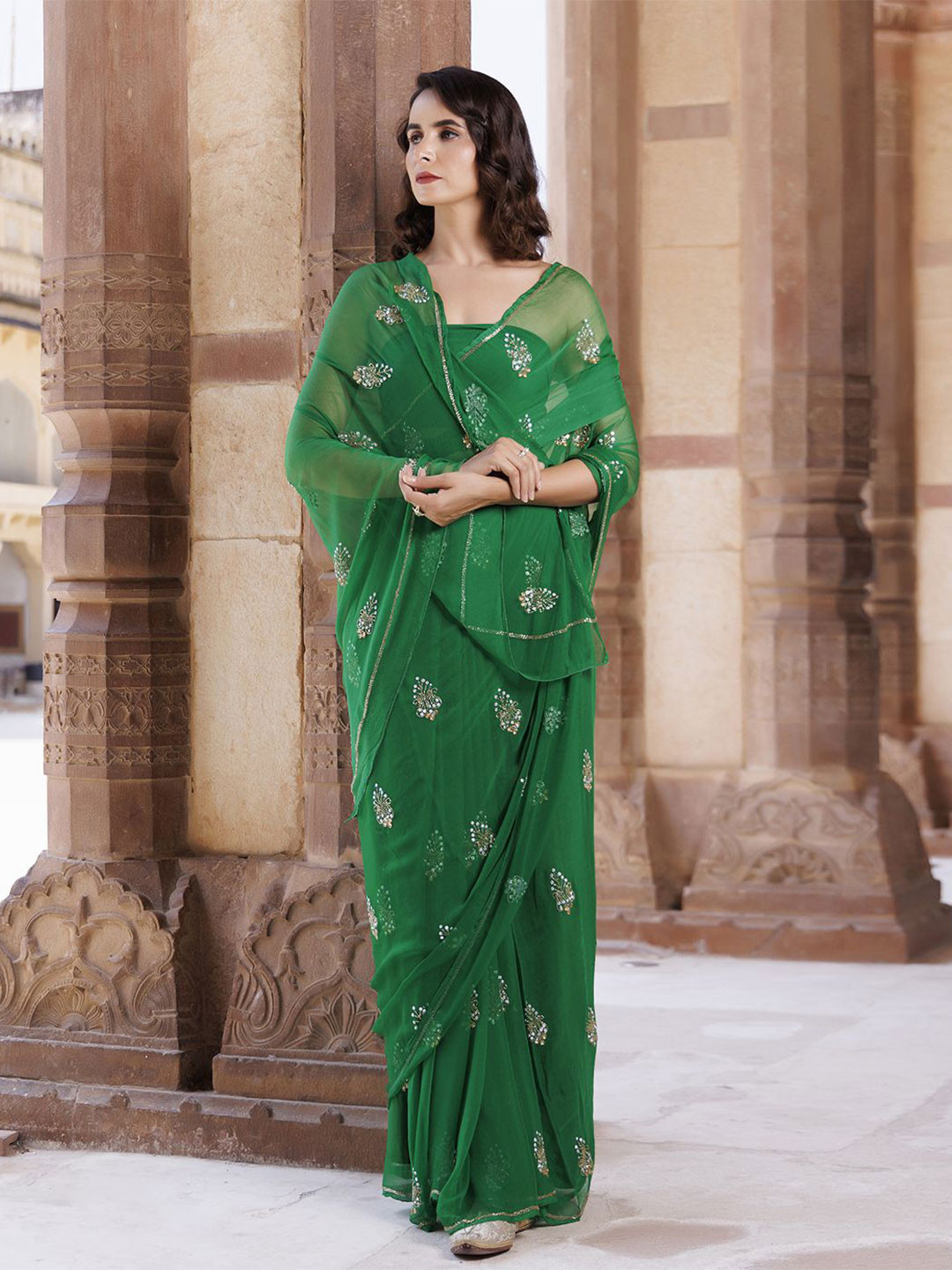 

Geroo Luxe Ethnic Motifs Embroidered Pure Chiffon Saree, Green
