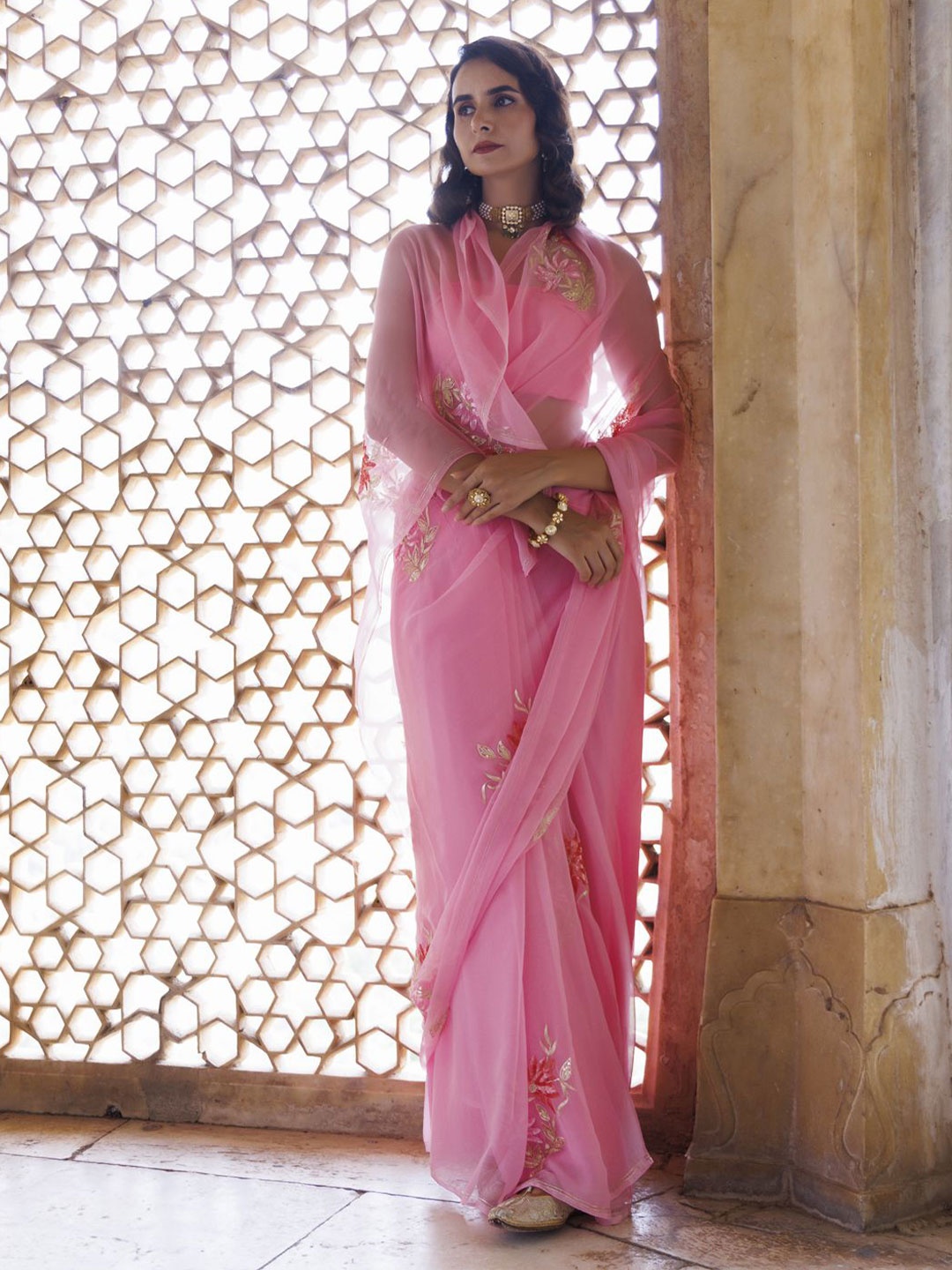

Geroo Luxe Floral Embroidered Aari Work Pure Chiffon Saree, Pink