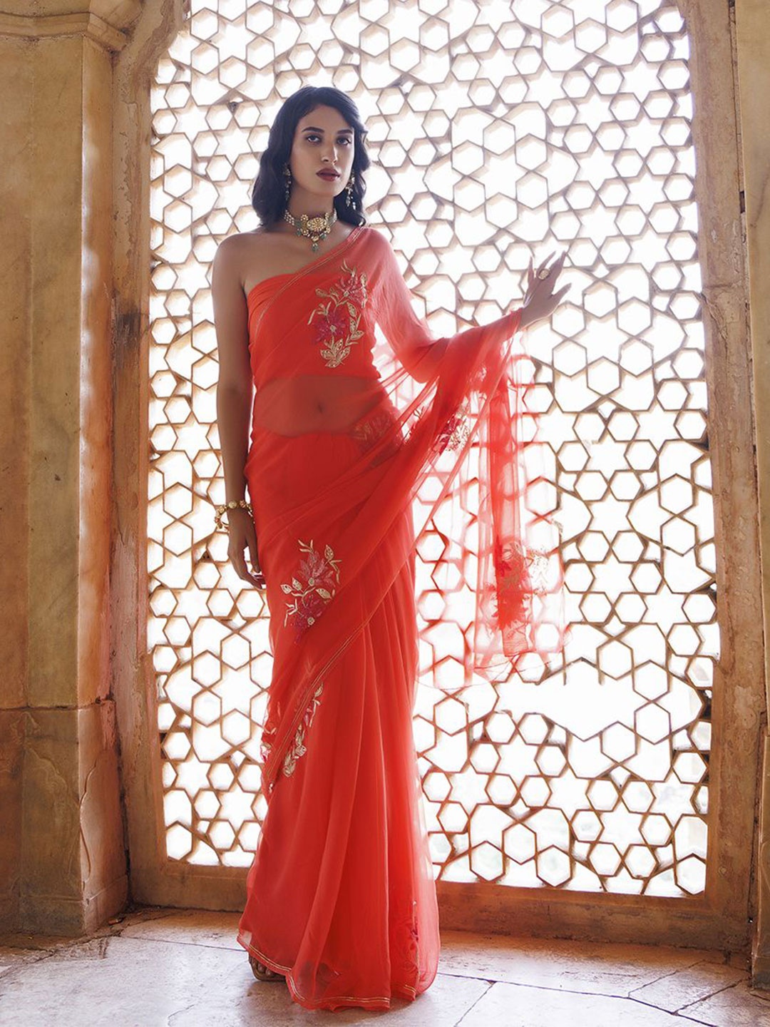 

Geroo Luxe Embellished Aari Work Pure Chiffon Saree, Peach