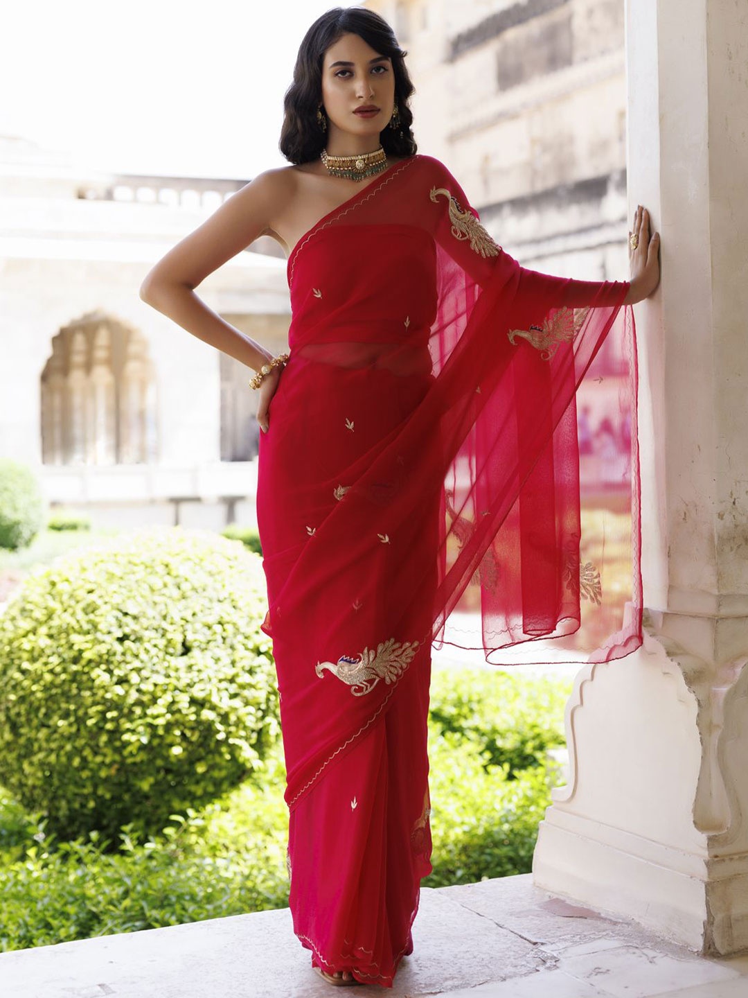 

Geroo Luxe Embellished Aari Work Pure Chiffon Saree, Fuchsia