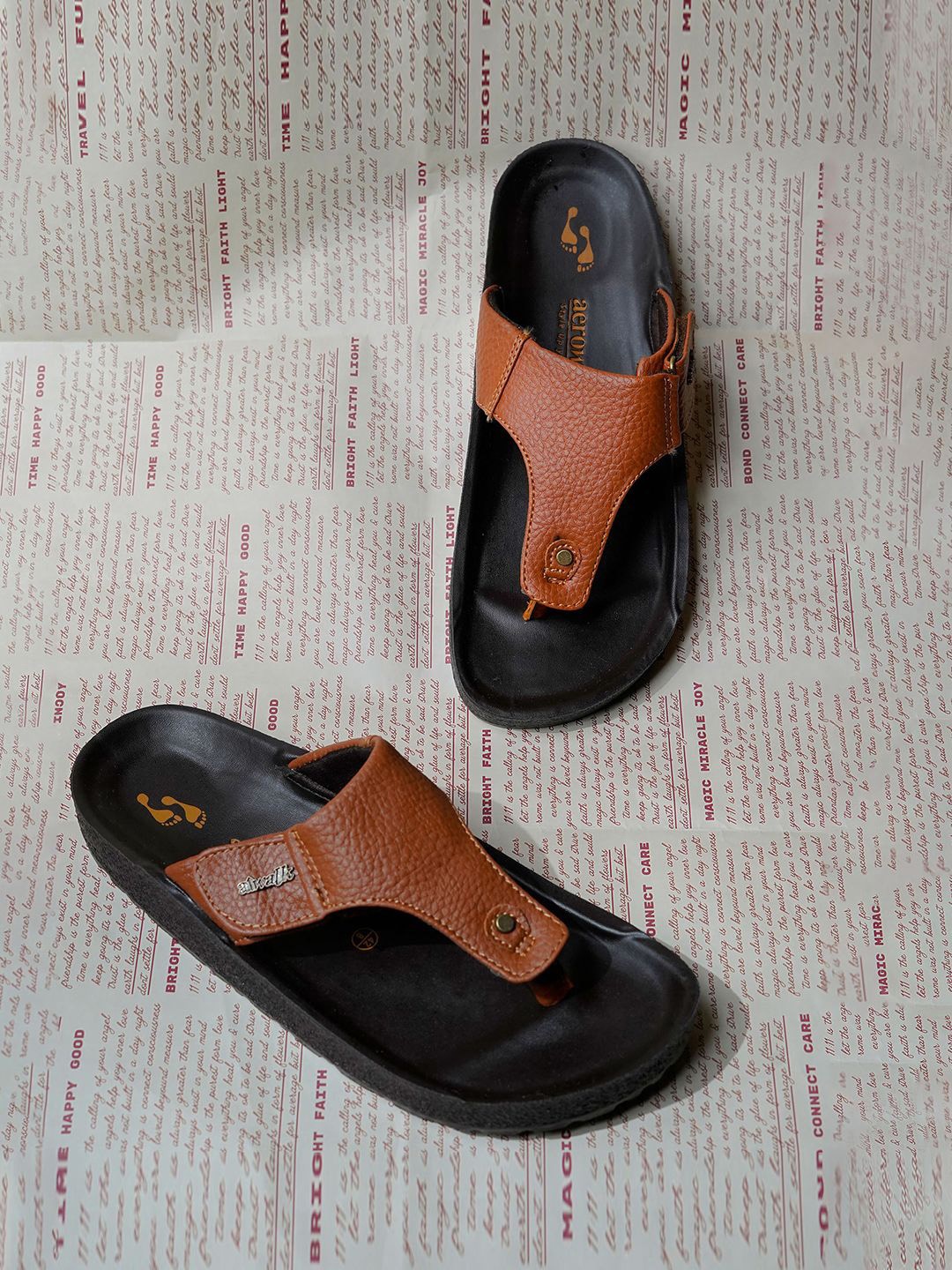 

Aerowalk Men Sliders, Tan