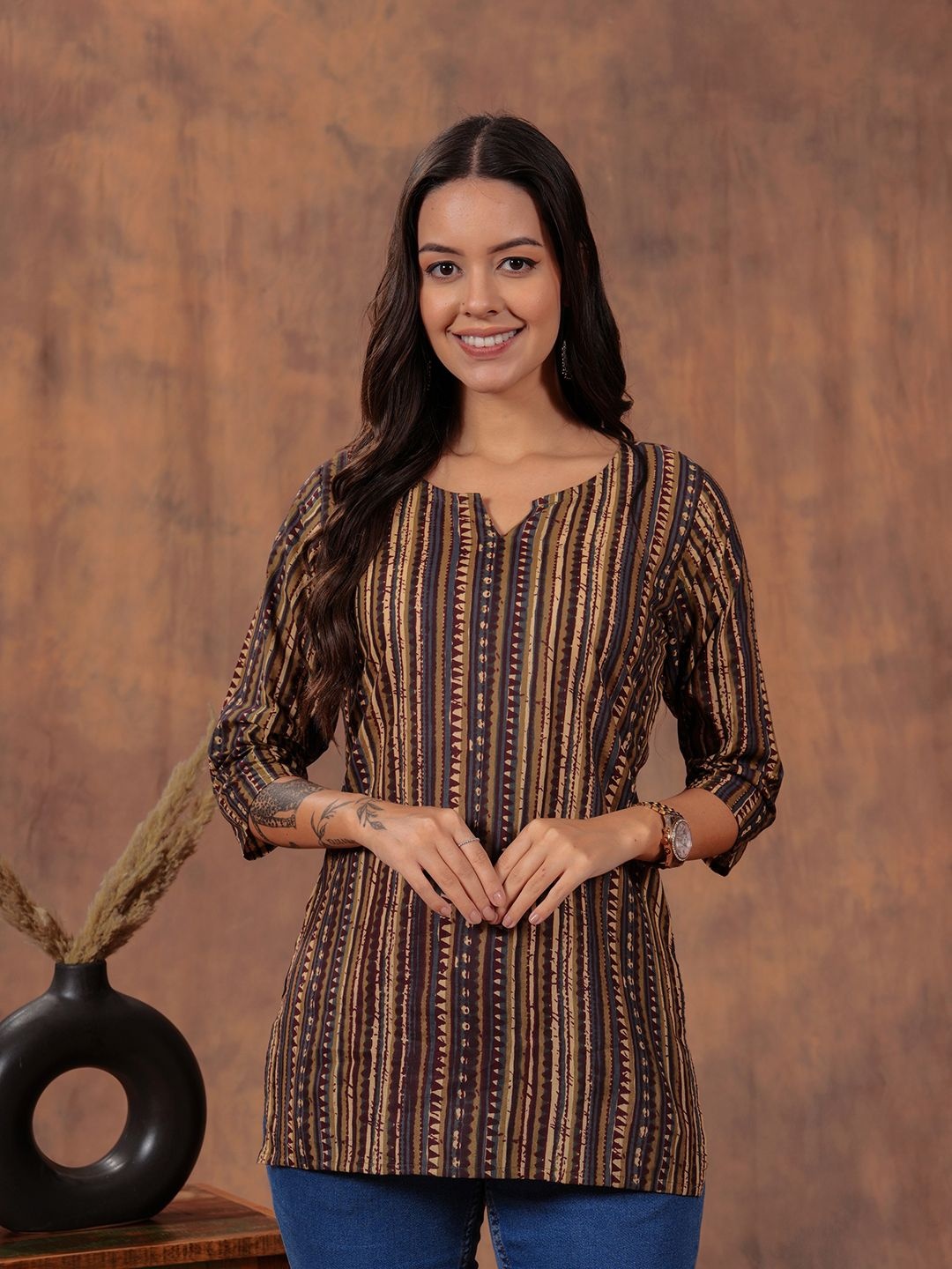 

HIBIKI Striped Pure Cotton Kurti, Brown