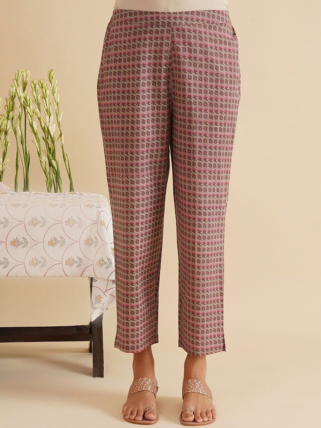 

JAYPORE Women Printed Relaxed Regular Fit Mid-Rise Cotton Trousers, Pink