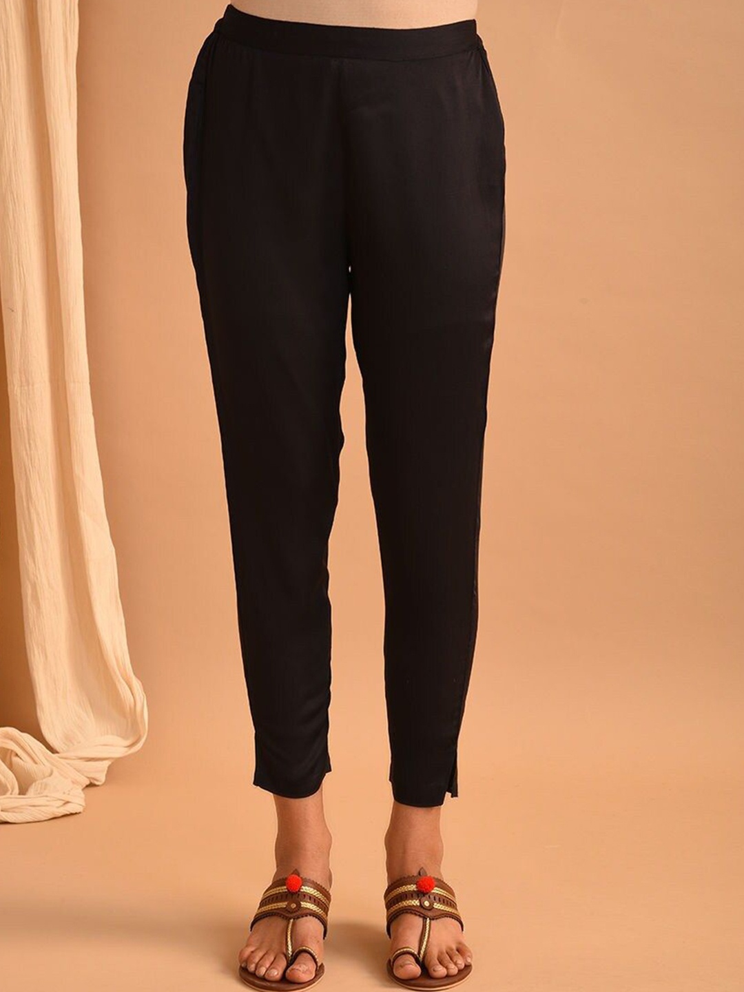 

JAYPORE Women Relaxed Trousers, Black