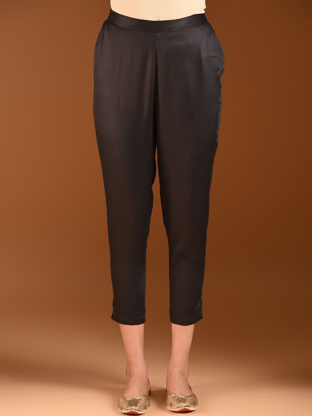

JAYPORE Women Relaxed Trousers, Black