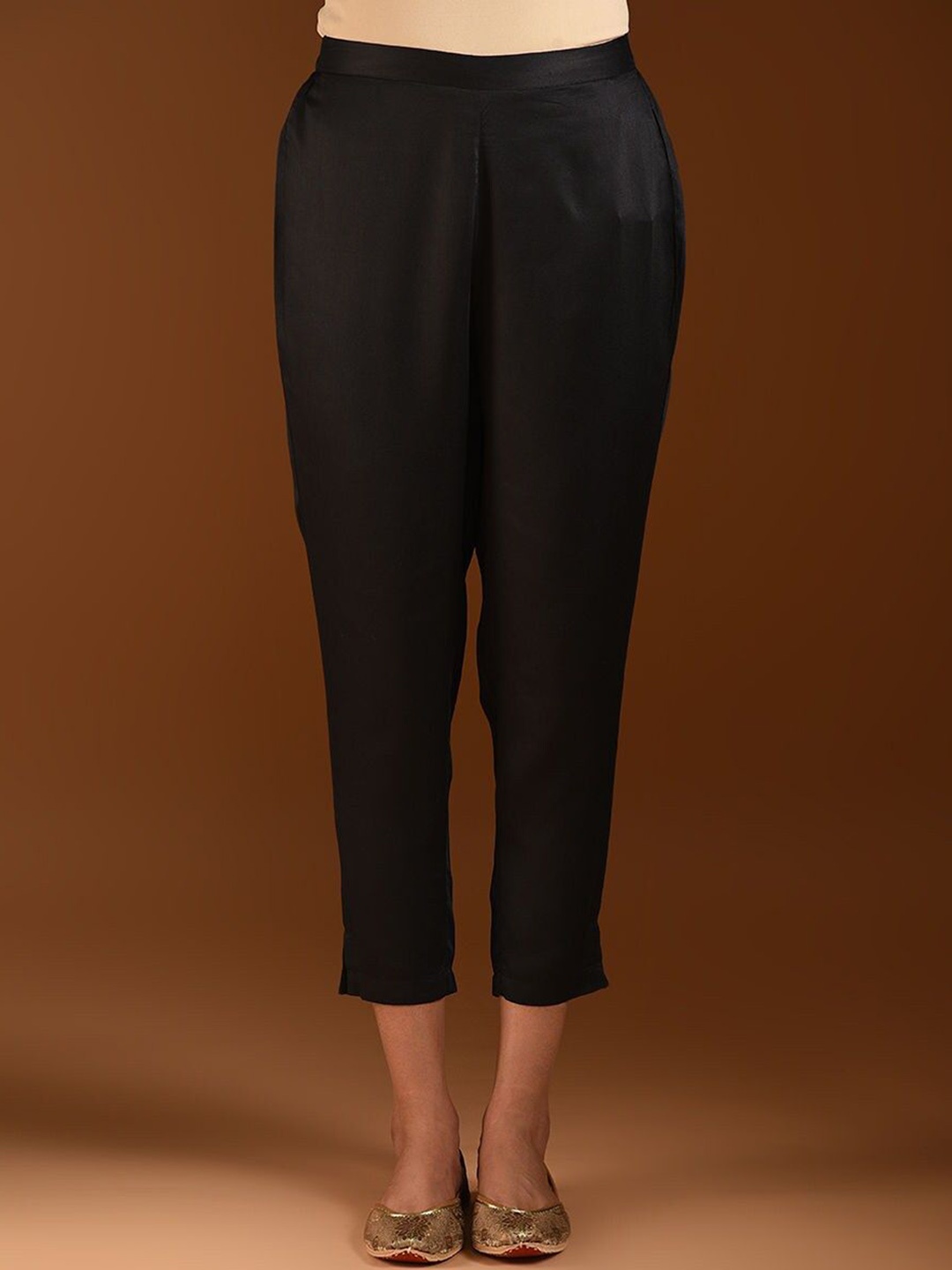 

JAYPORE Women Relaxed Mid-Rise Regular Fit Cropped Cigarette Trouser, Black