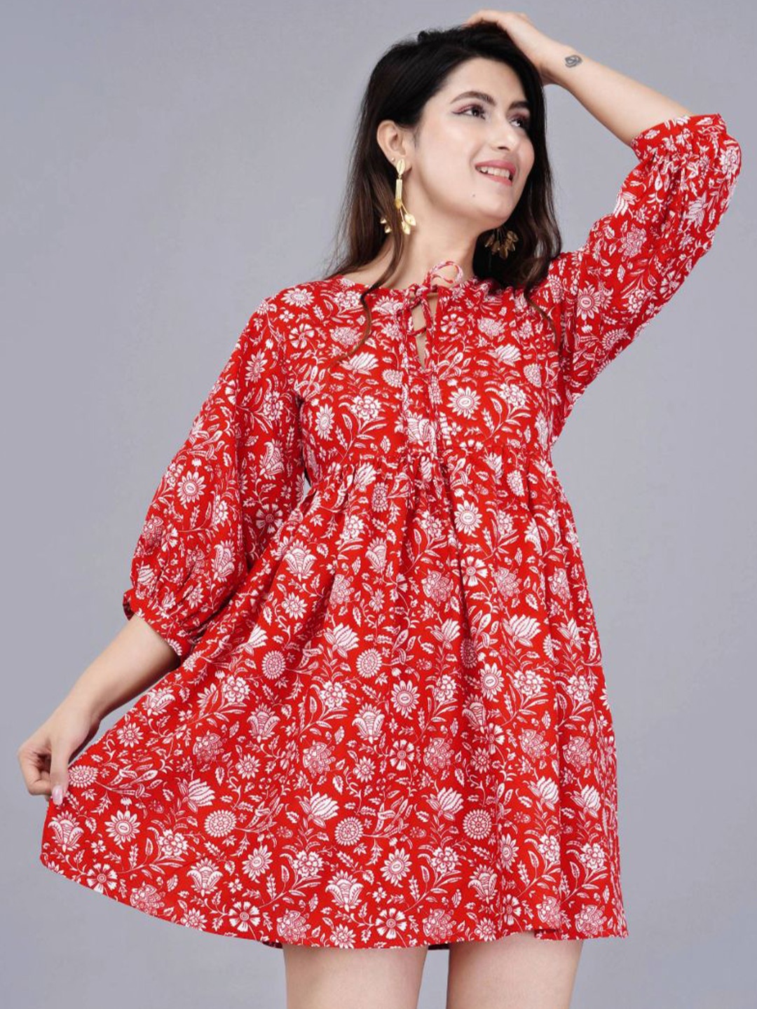 

DMPRSN ATTIRE Women Floral Printed Tie-Up Neck Puff Sleeve Applique A-Line Dress, Red