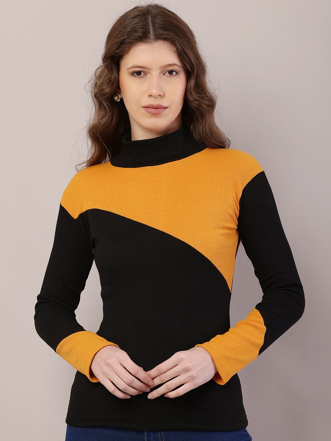 

RiseMax Women Colourblocked Pullover, Black