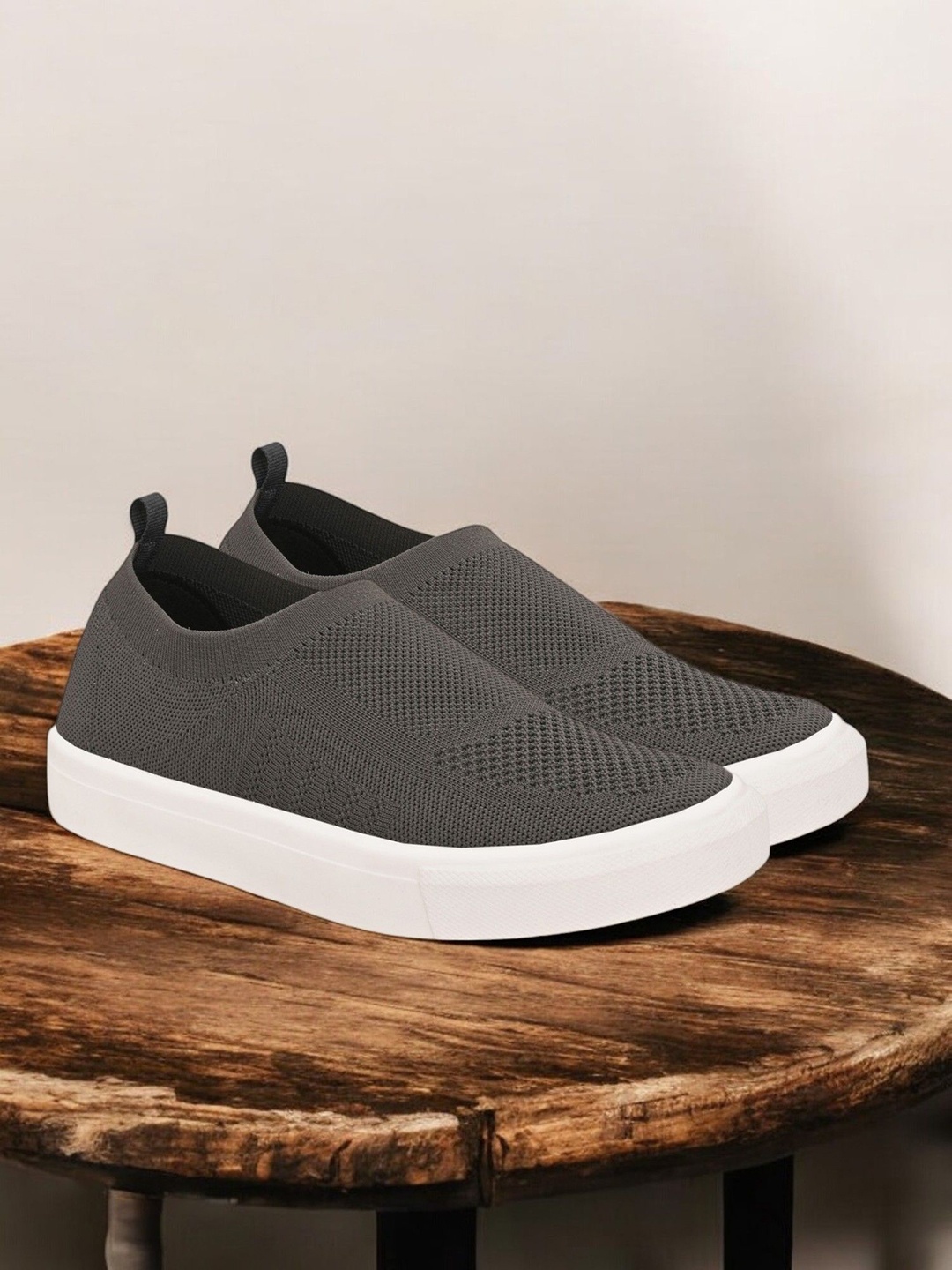 

HIROLAS Men Knitted Slip-On Sneakers, Grey