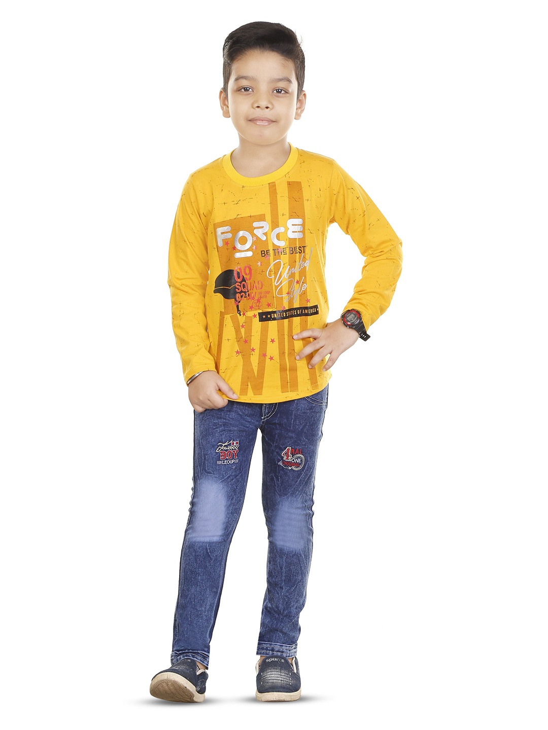 

HRR Boys Round Neck Printed T-shirt with Trousers, Gold