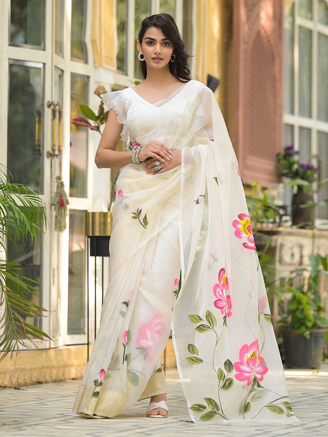 

Divena Floral Printed Organza Saree, Cream
