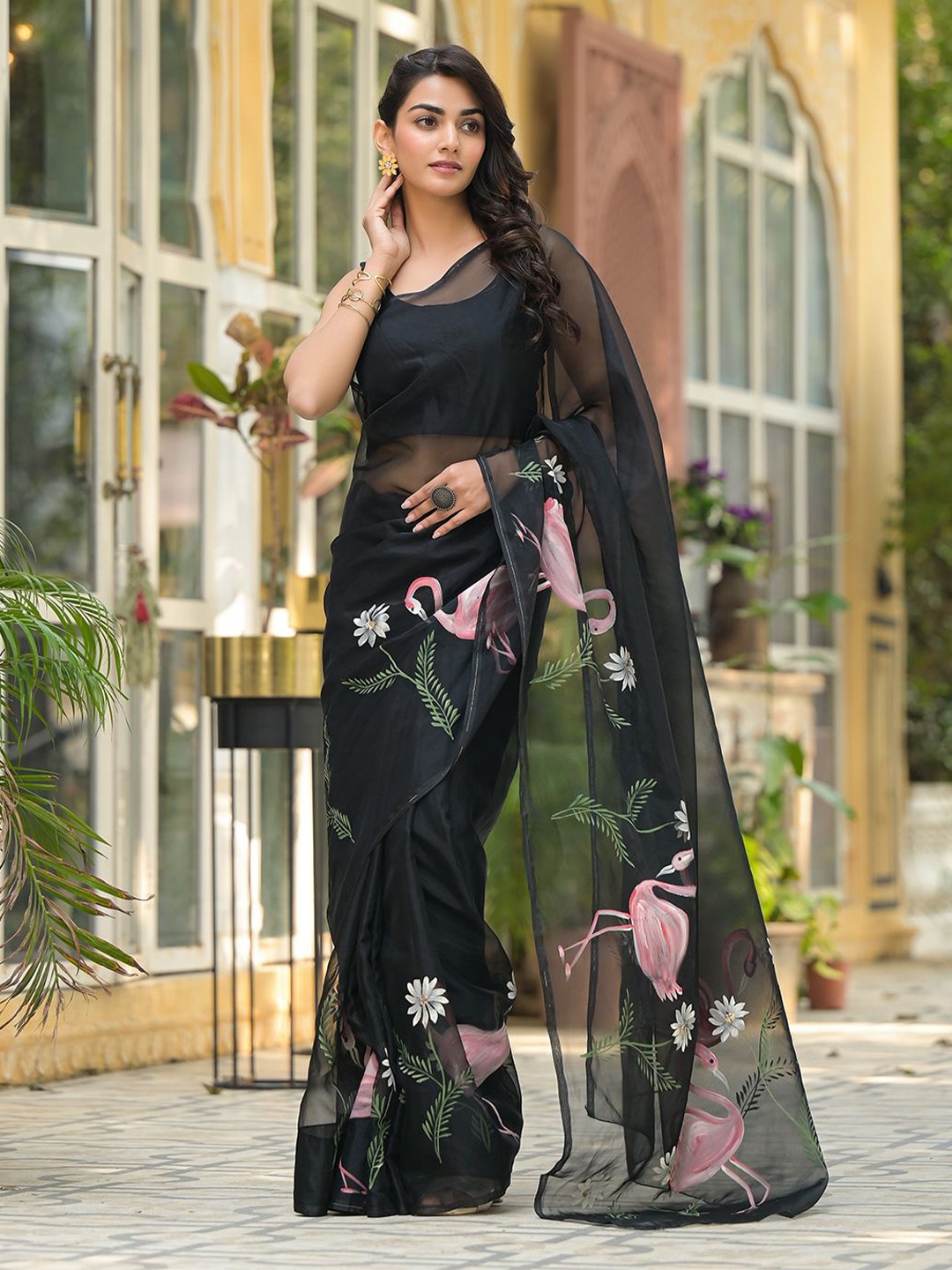 

Divena Floral Printed Saree, Black
