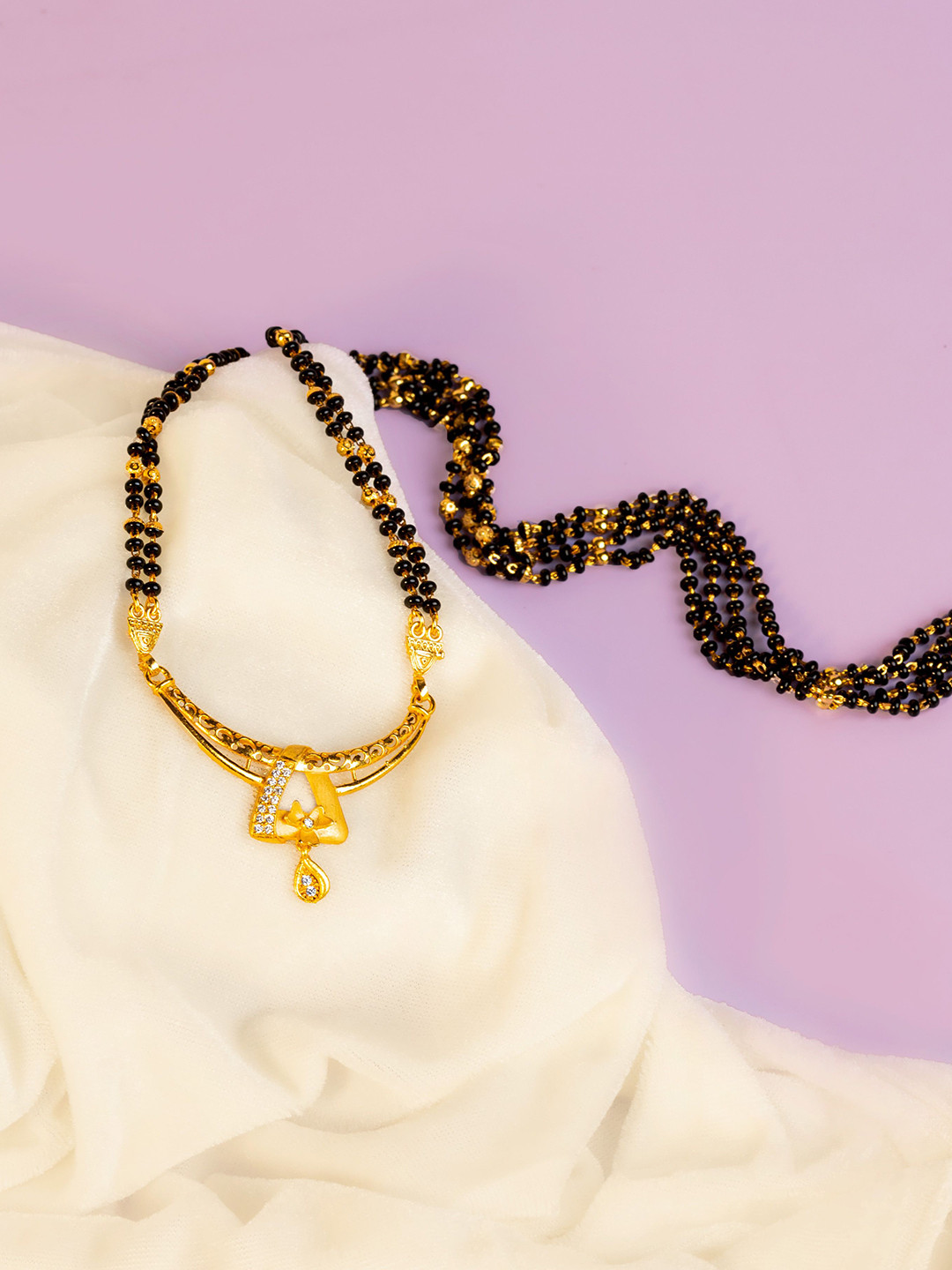 

GOLD CASH Gold-Plated Artificial Stones and Beads Mangalsutra